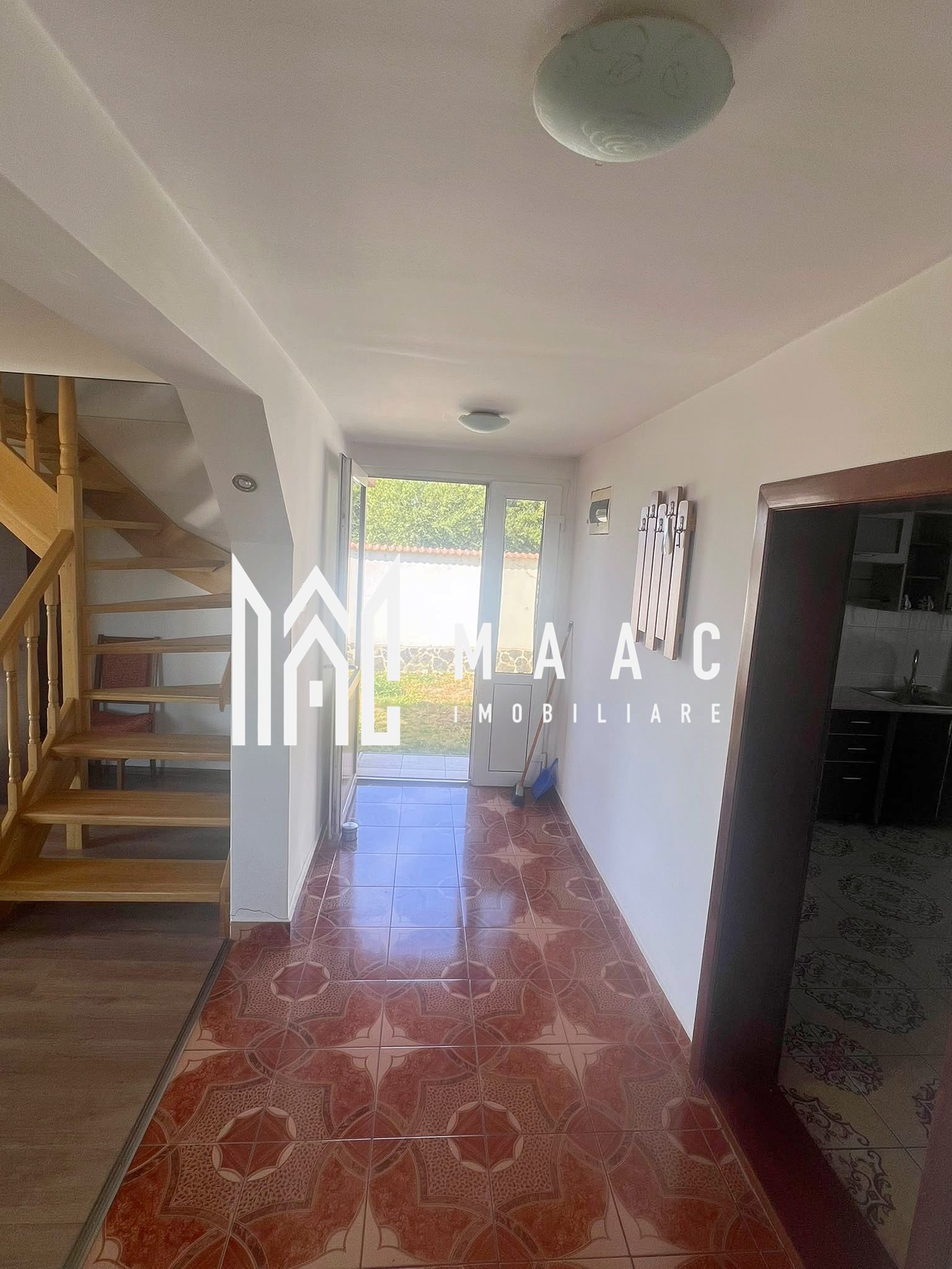 Casă de închiriat Sibiu | Gușterița | 5 camere | 120 mp — fotografia 2