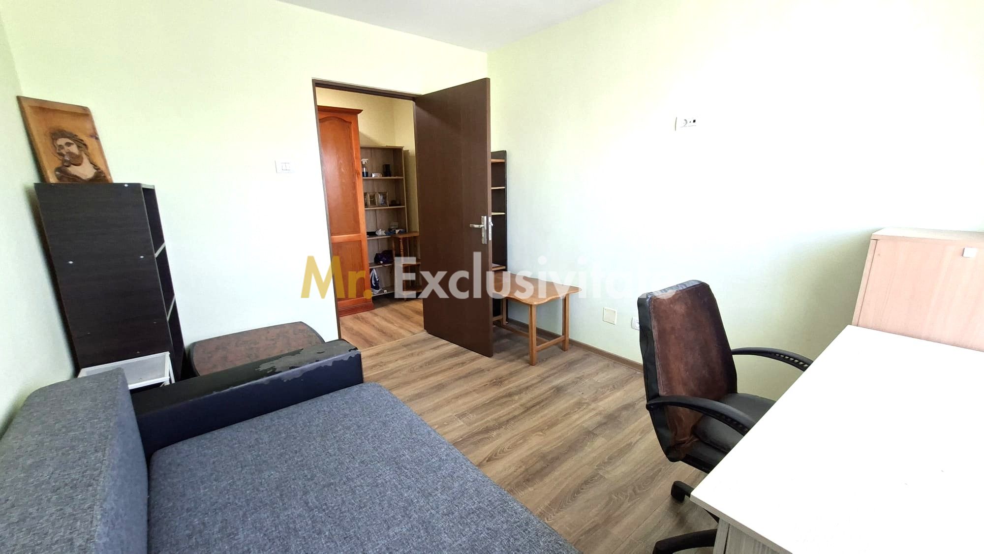 Apartament 3 camere Ultracentral-Pitesti-Bloc Mobilux etaj intermediar — fotografia 4