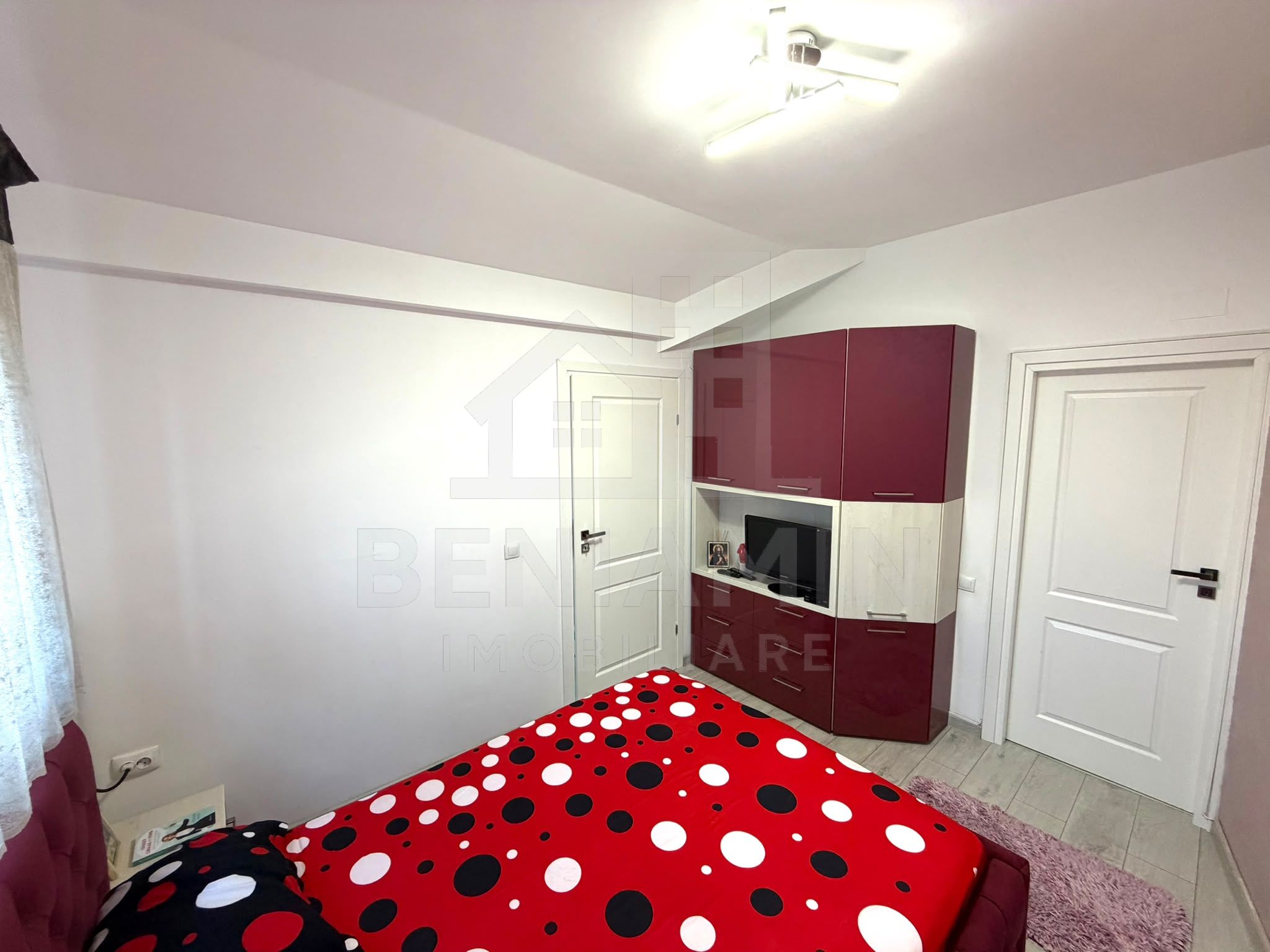 Apartament cu 3 camere si 3 bai in Craiovita Noua - Promenada Mall - — fotografia 12