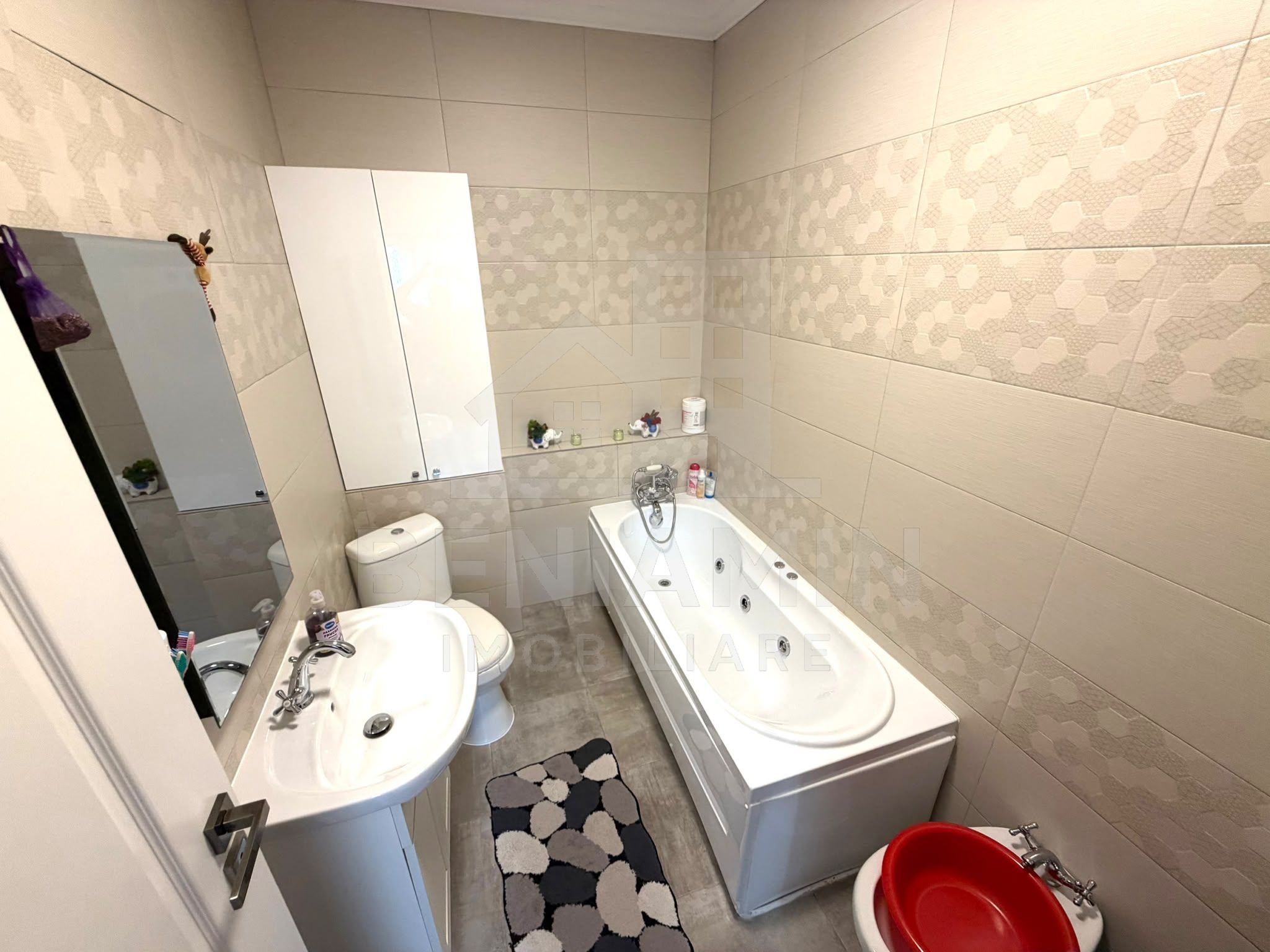 Apartament cu 3 camere si 3 bai in Craiovita Noua - Promenada Mall - — fotografia 13