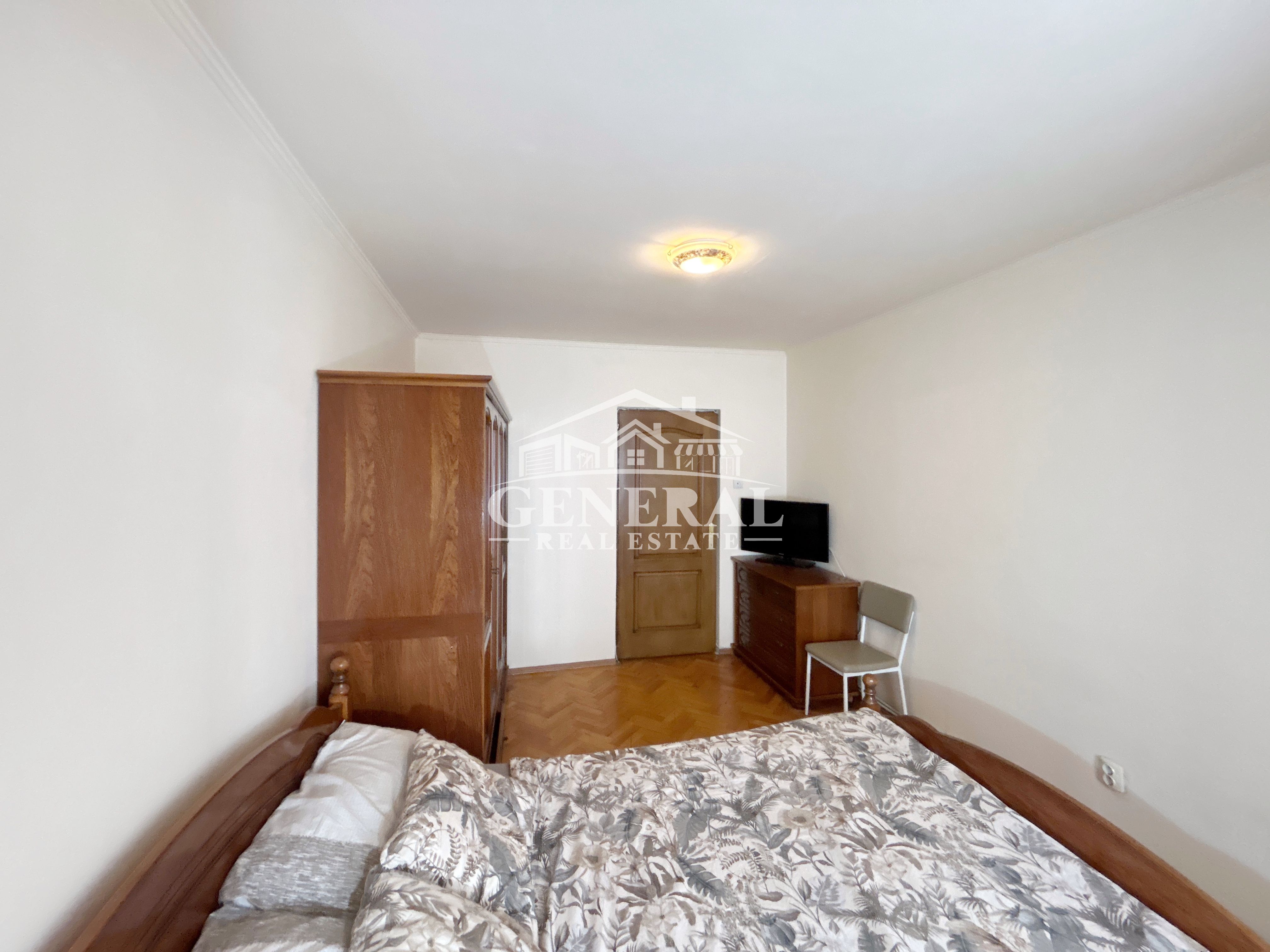 Apartament 2 camere de vanzare et. intermediar 55m2 independentei BM — fotografia 3