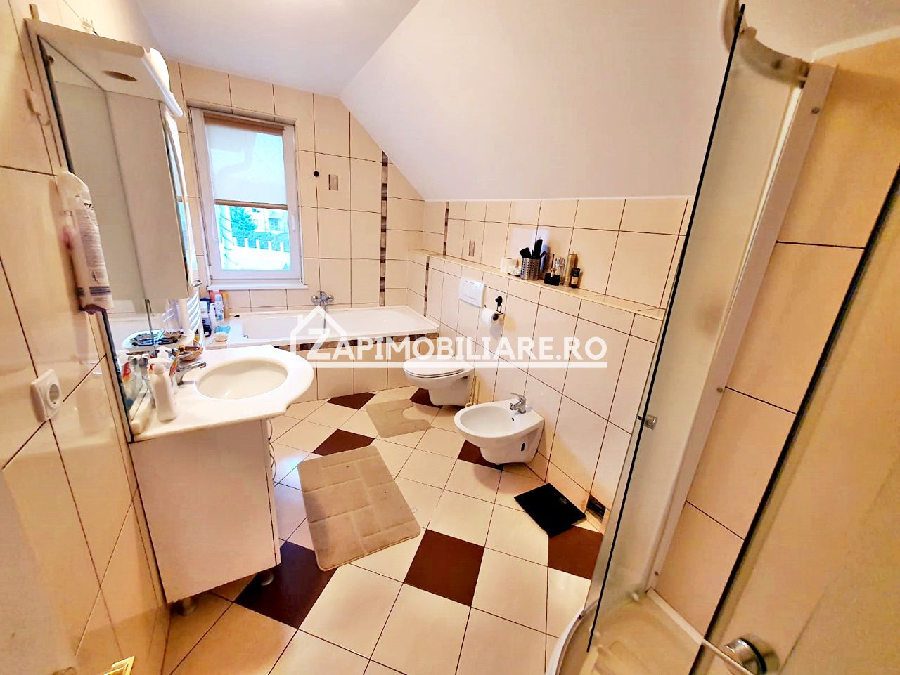 Casa 6 camere, 295 mp.utili, 1.000 mp teren, cartier Unirii — fotografia 11