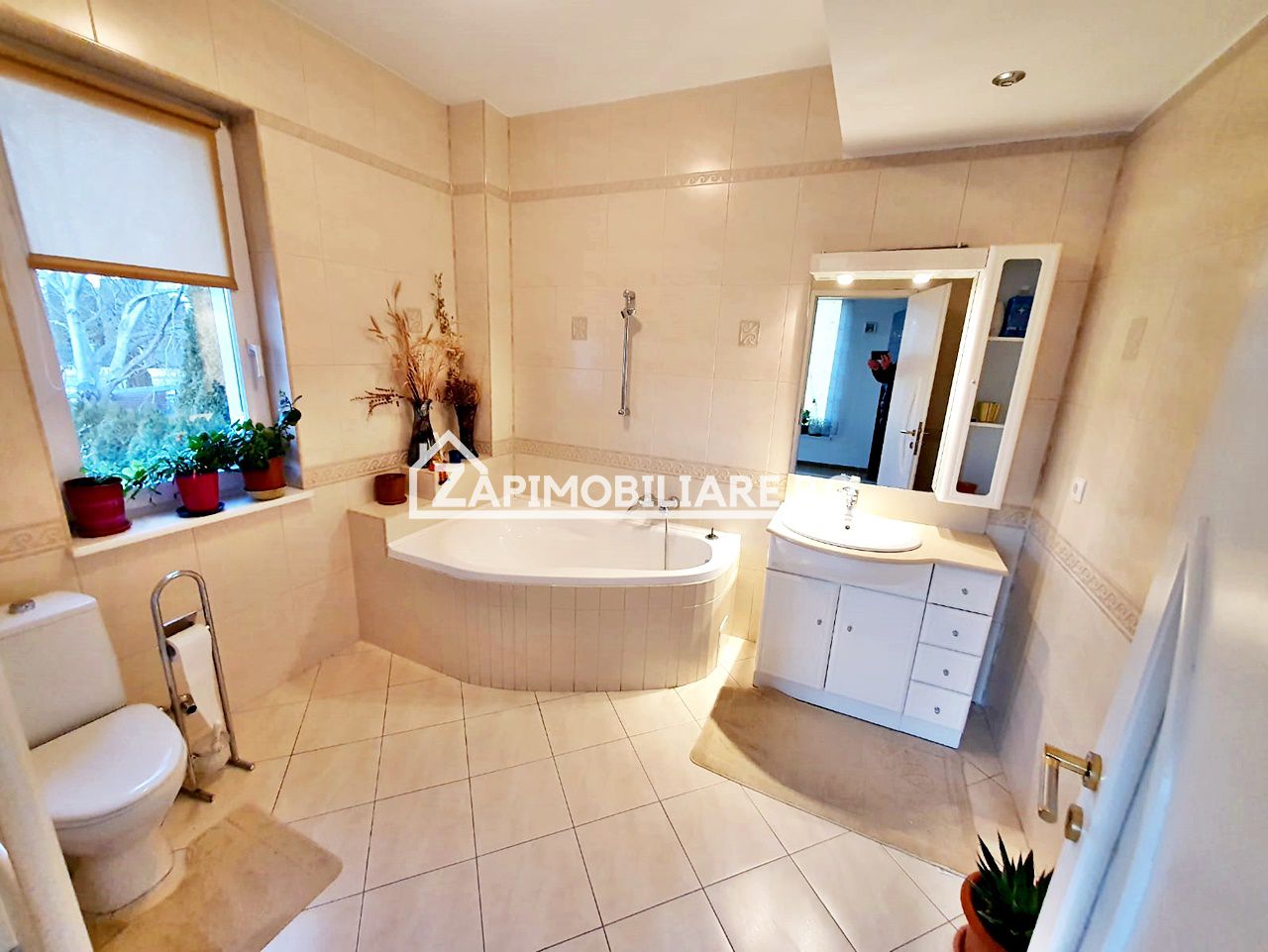 Casa 6 camere, 295 mp.utili, 1.000 mp teren, cartier Unirii — fotografia 6