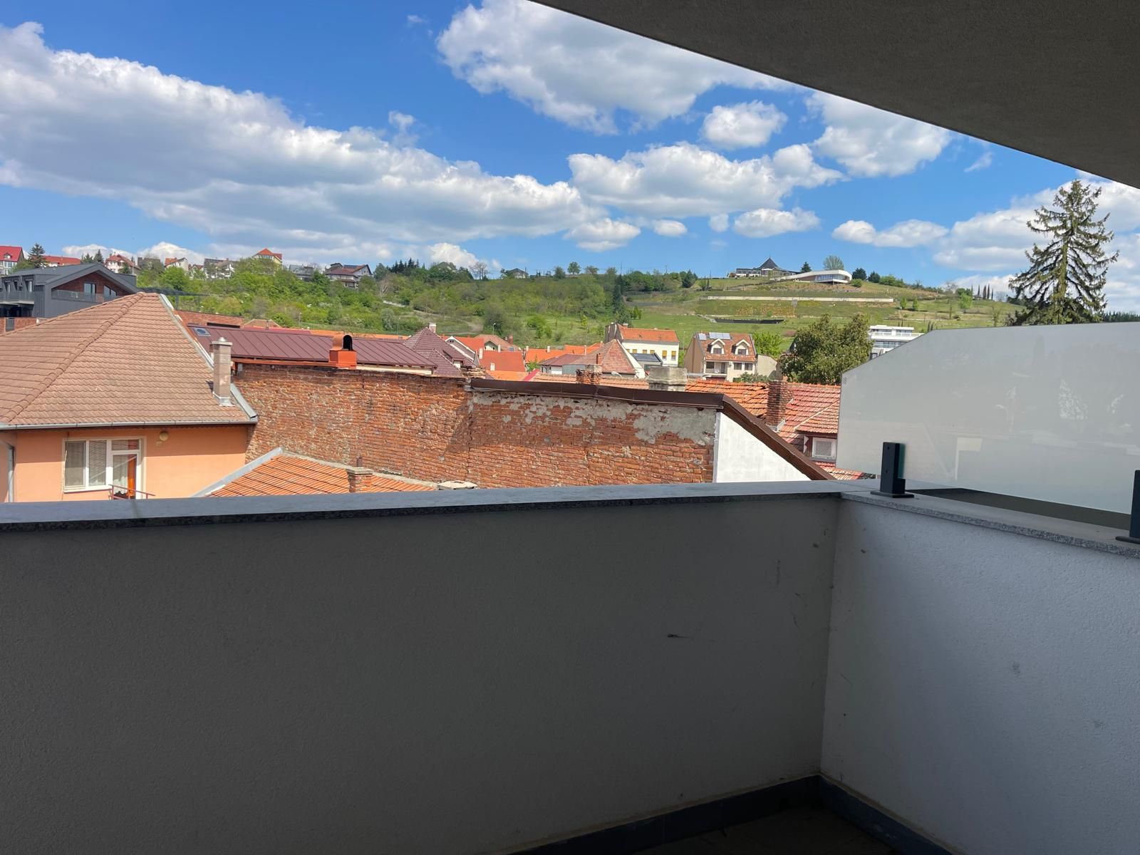 Oază urbană lângă Parcul Brătianu–apartament modern cu terasă spațiosa — fotografia 3