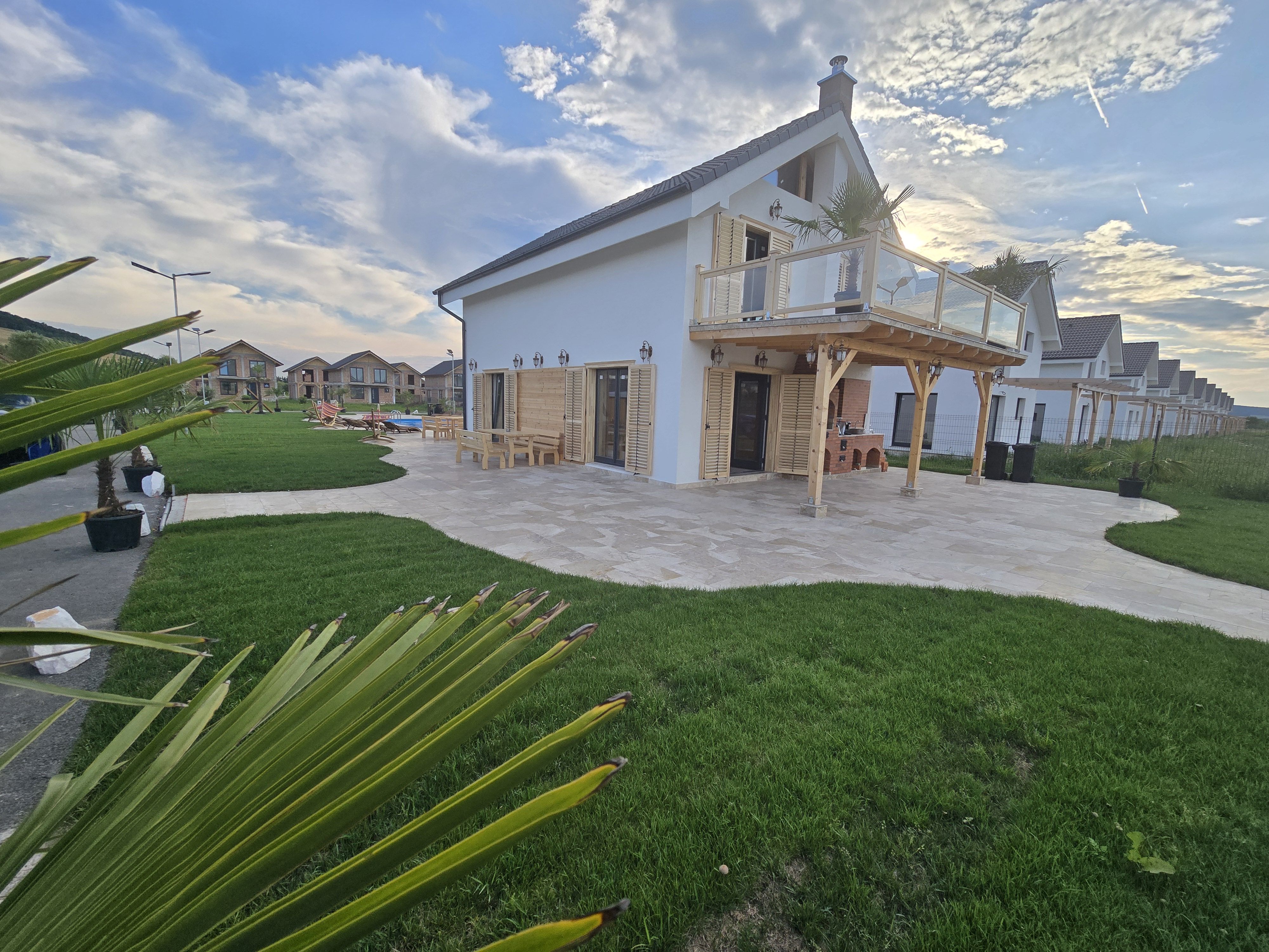 Casa 4 camere la cheie,10 minute de spital 150mp,700mp teren — fotografia 3