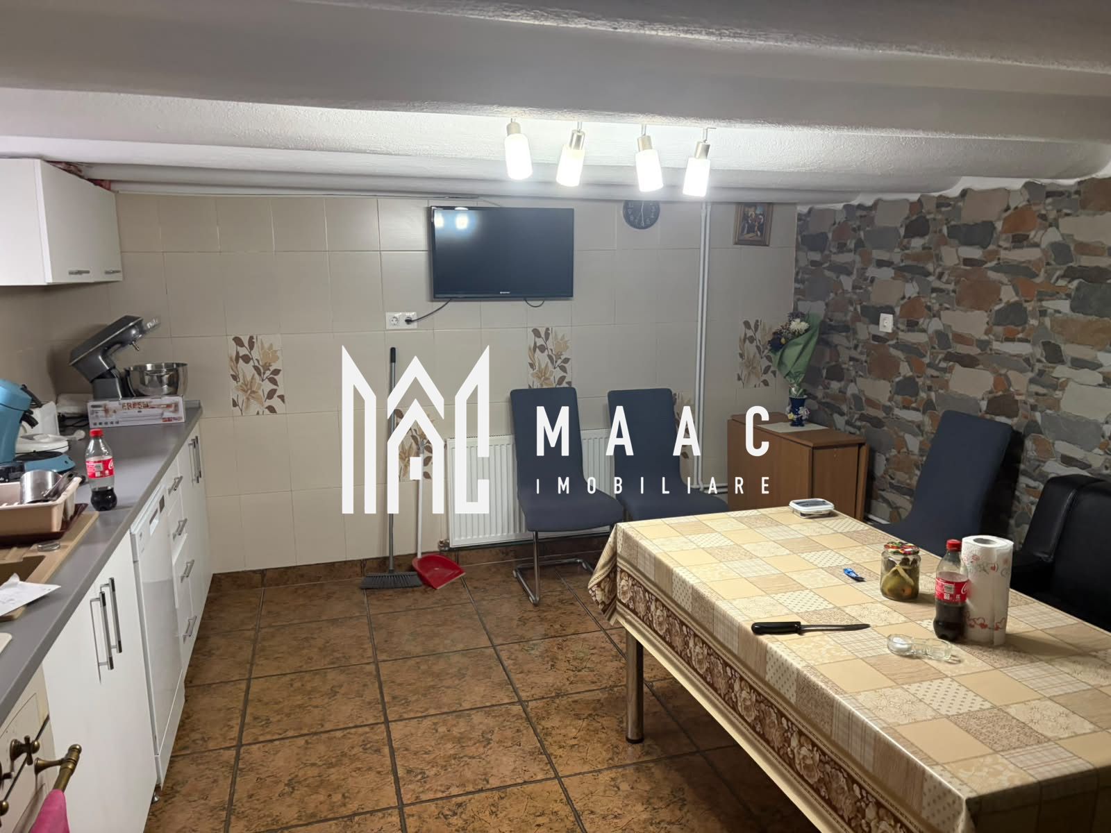 Casă 4 camere de vânzare | Sibiu, Terezian | atelier auto autorizat — fotografia 2