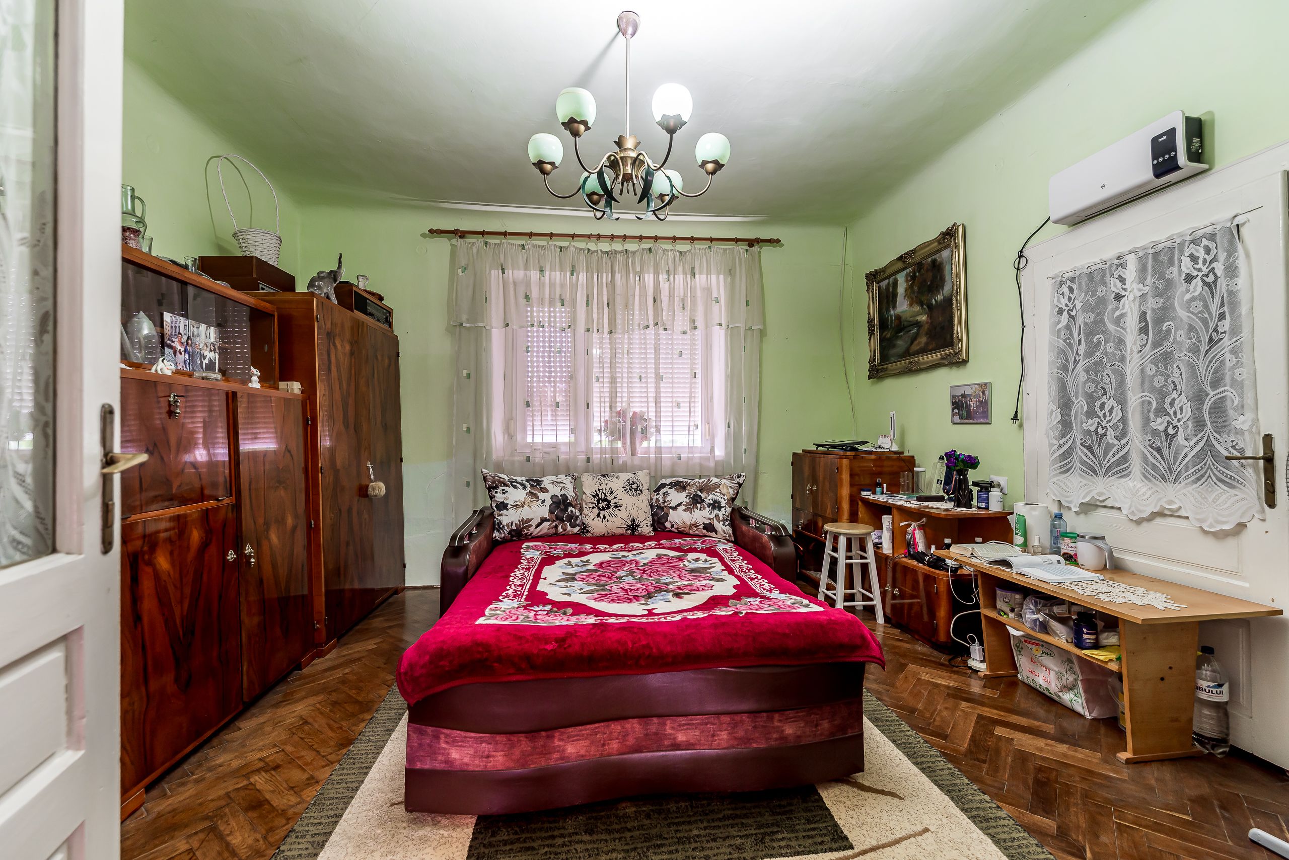 Casa 3 camere, bucatarie si baie, in zona centrala din Chisineu-Cris — fotografia 14