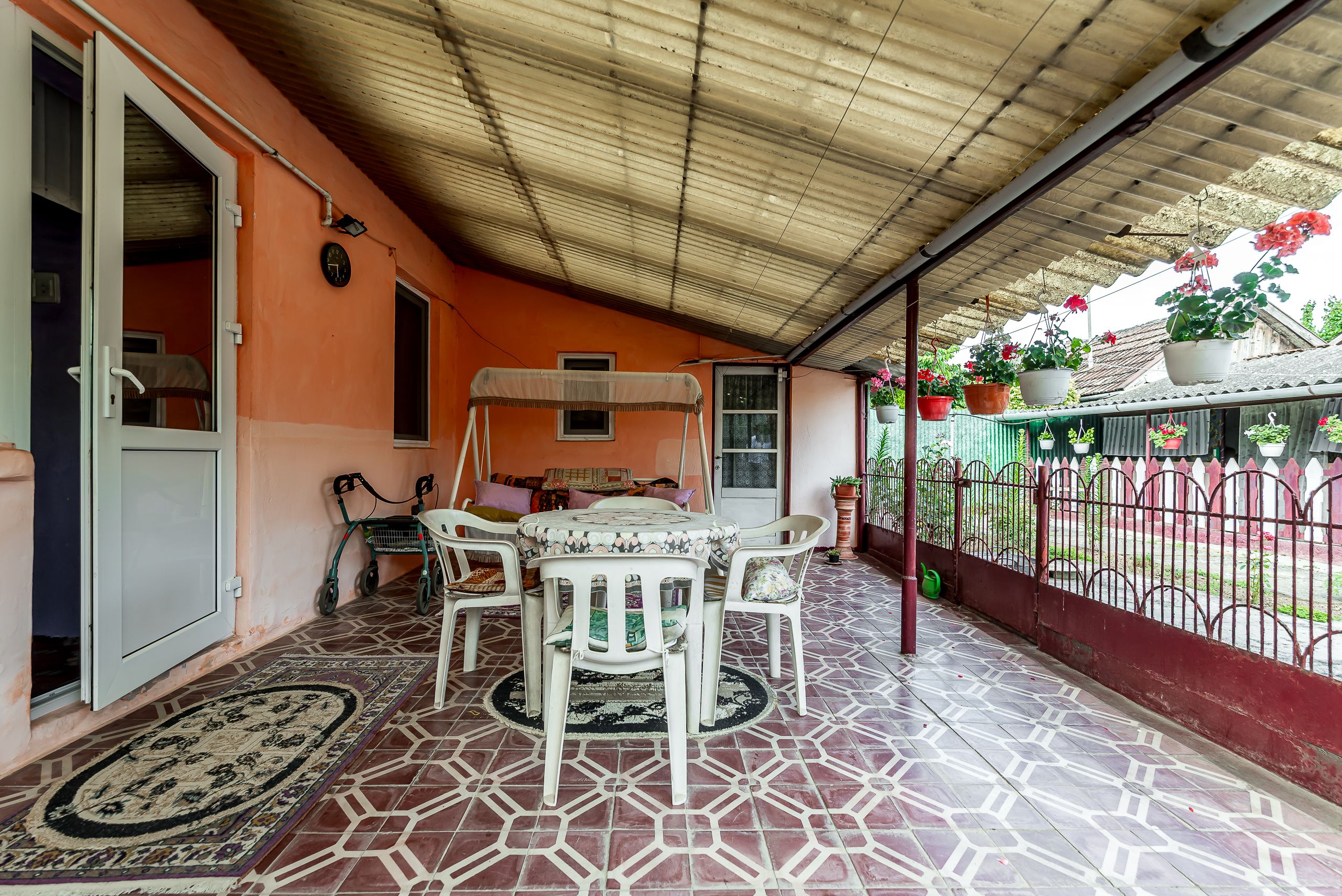 Casa 3 camere, bucatarie si baie, in zona centrala din Chisineu-Cris — fotografia 5