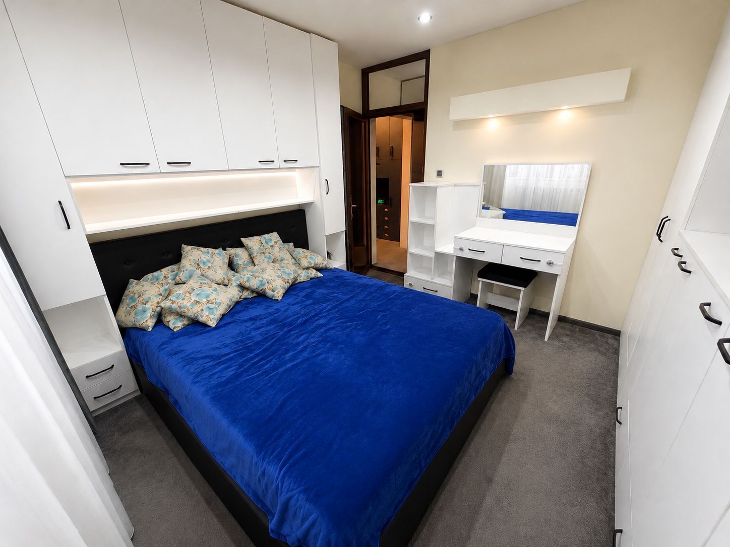 Apartament 2 camere, etaj 1 - zona Cetate
