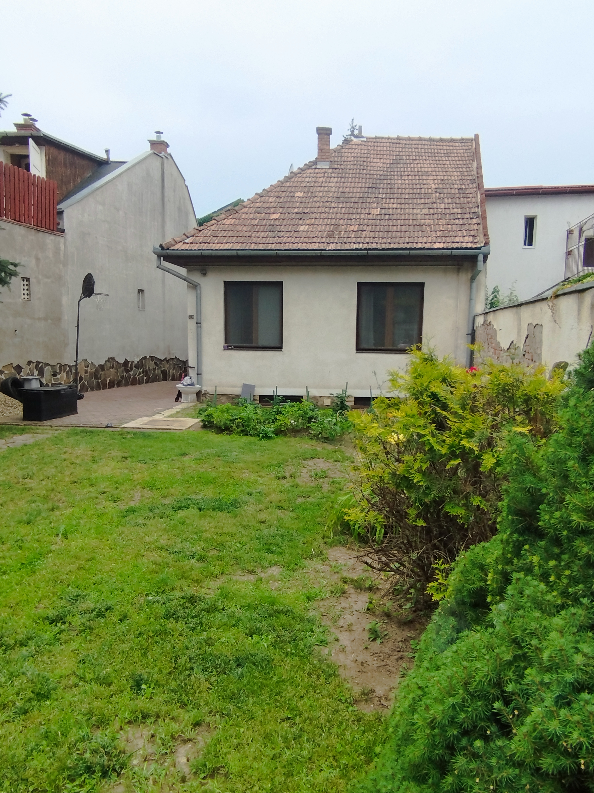 Vand casa cu 5 cam. in zona Cetatii