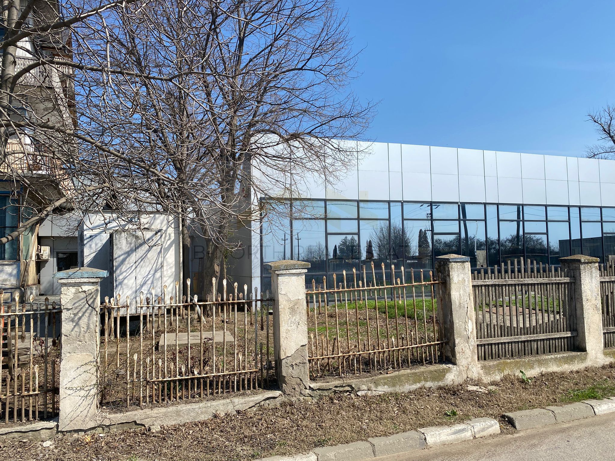 Hub logistic / distribuție de vânzare | 2207 mp utili  | poziție strategica — fotografia 2