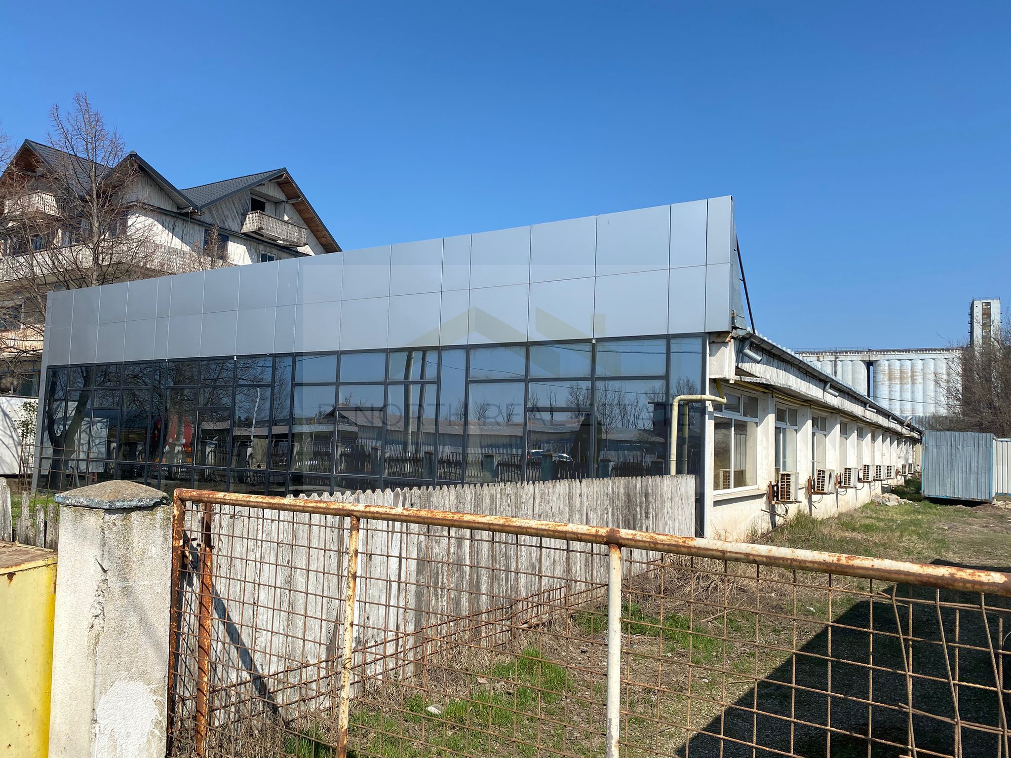 Hub logistic / distribuție de vânzare | 2207 mp utili  | poziție strategica — fotografia 4