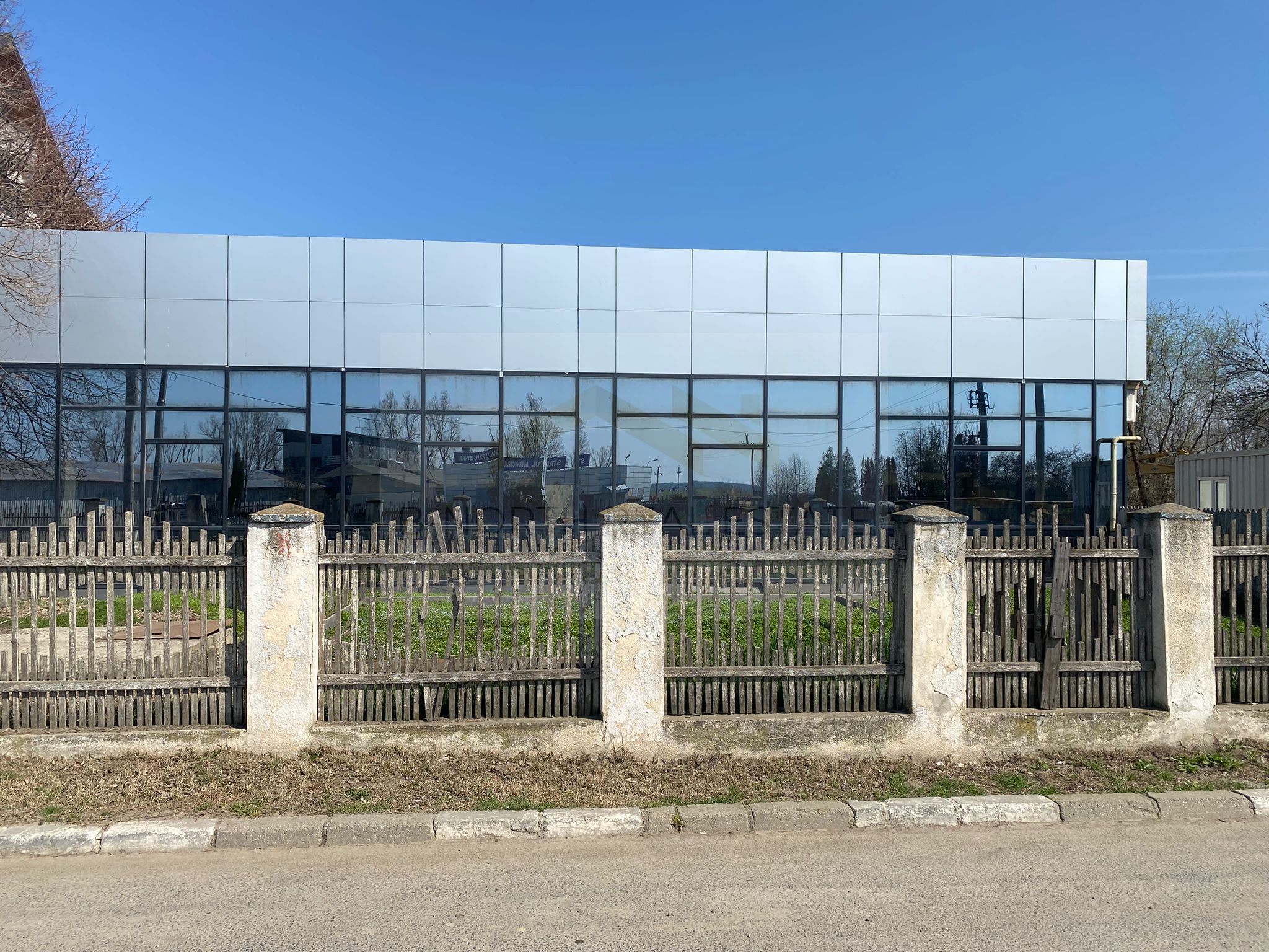 Hub logistic / distribuție de vânzare | 2207 mp utili  | poziție strategica — fotografia 5