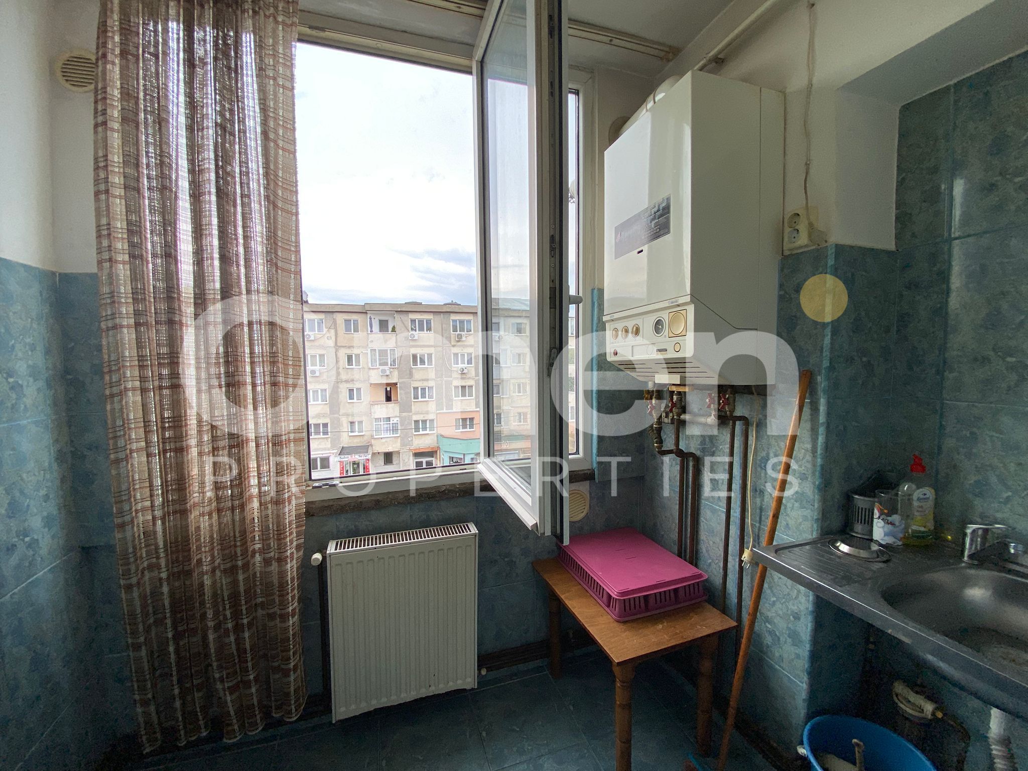 Apartament cu 3 camere, decomandat, etaj intermediar, zona Farmacia Somesan — fotografia 7