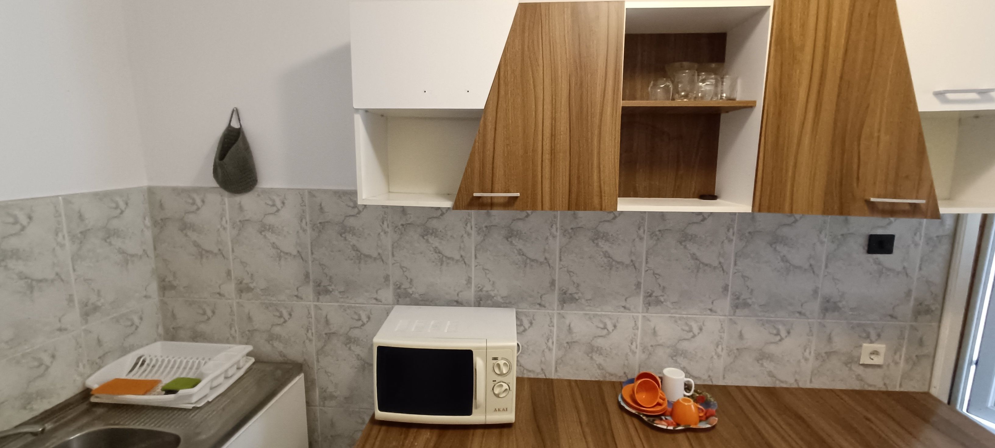 Apartament de închiriat la curte comună chiar în Complexul Studențesc — fotografia 2