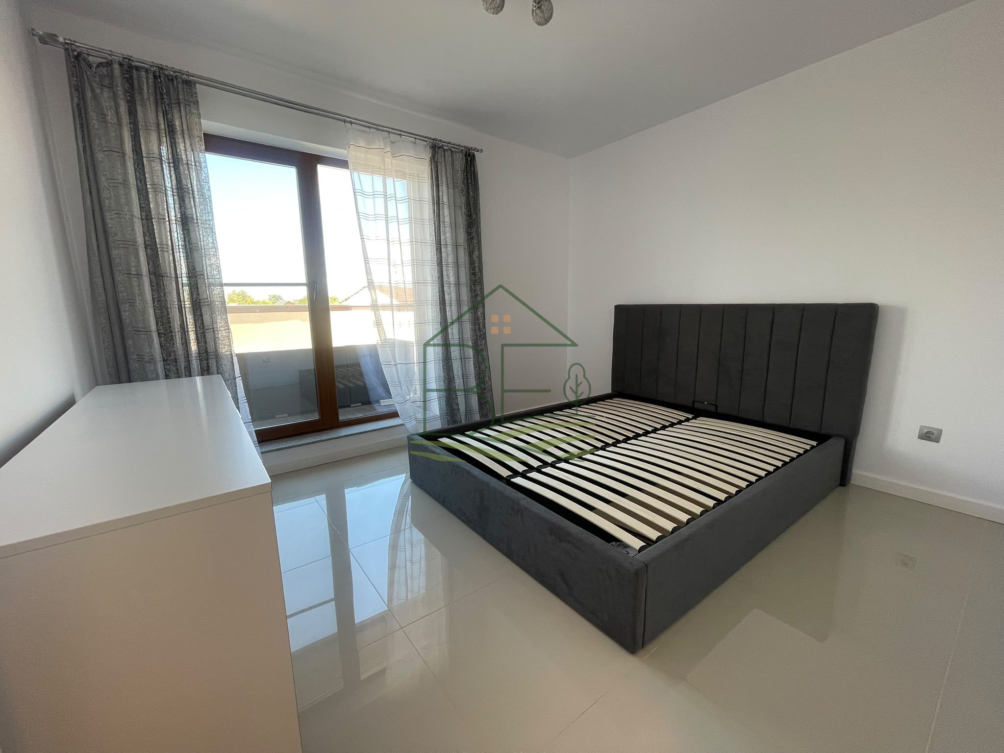 Intimitatea unei vile, confortul unui apartament pe Calea Turnișorului — fotografia 3