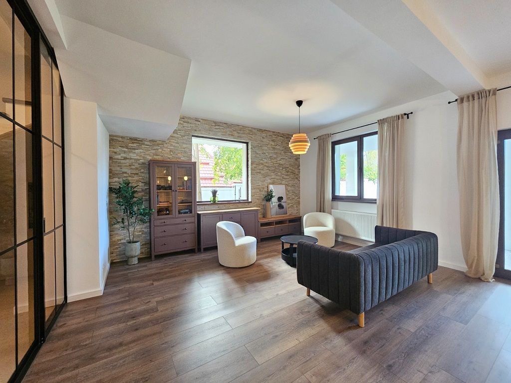 Vila unica | 5 camere | 310 mp utili | Snagov | Langa padure | Finisaje noi — fotografia 5