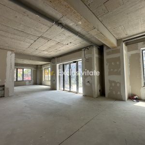 Spațiu comercial ultracentral - prima inchiriere — fotografia 4
