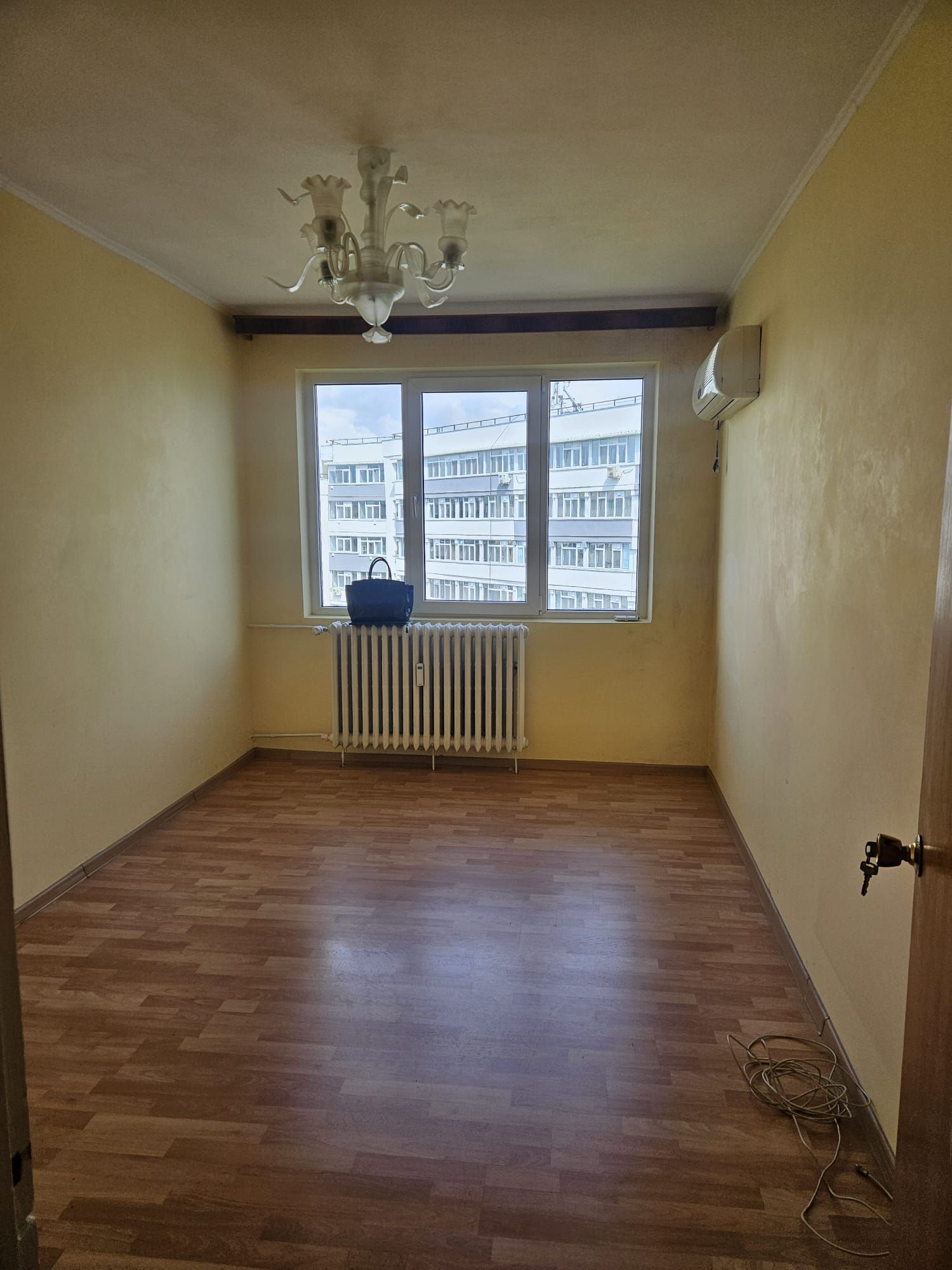Vand apartament 2 camere la 5 minute de metrou Tineretului — fotografia 9
