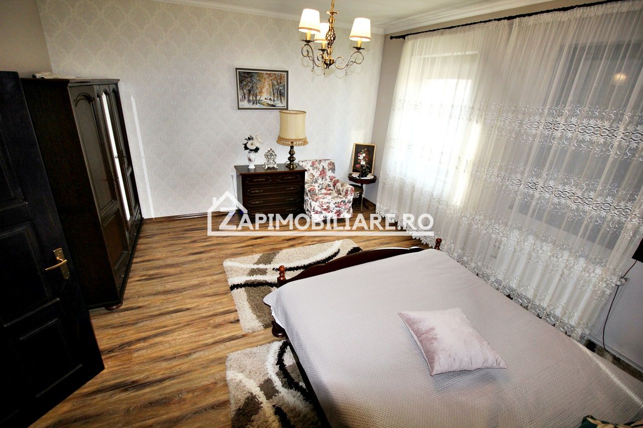 Casa 8 camere,4 bai,482mp,1.100mp teren,2 garaje,0% comision — fotografia 15