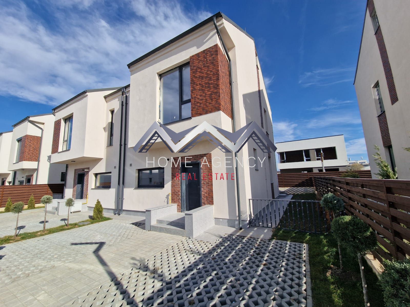 Casă P+1+M de vânzare în Otopeni–Tunari | Ansamblu nou, 3 dormitoare, mobilată — fotografia 2