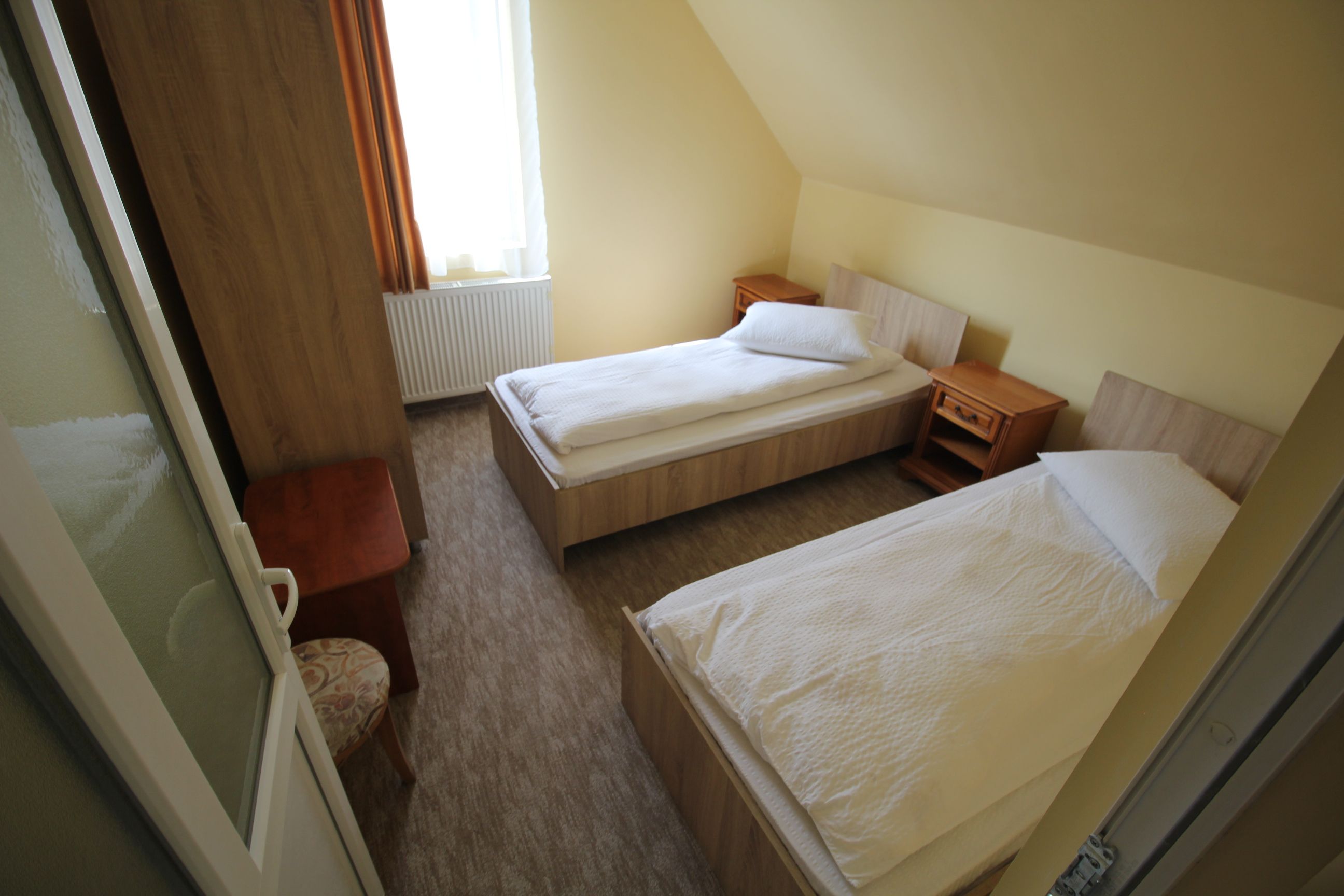 Casa 4 camere,4 bai,1 bucatarie,1 living,120 mp,500mp teren — fotografia 15