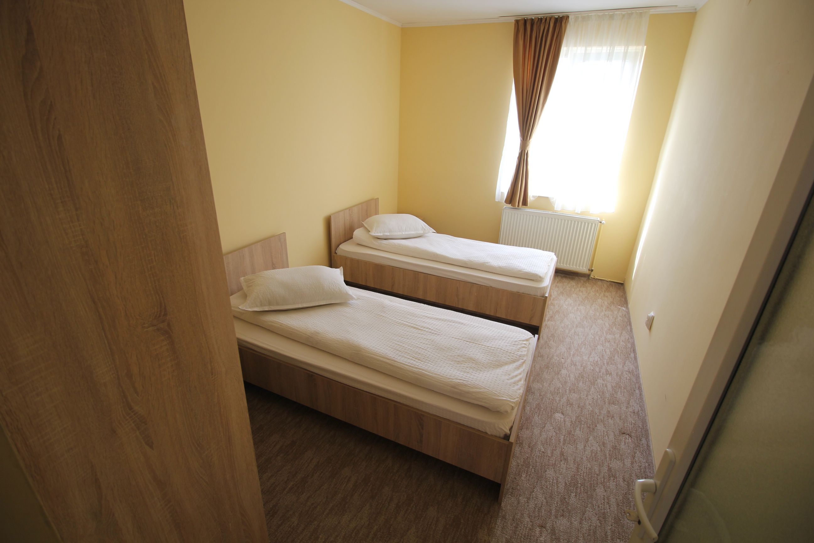 Casa 4 camere,4 bai,1 bucatarie,1 living,120 mp,500mp teren — fotografia 8