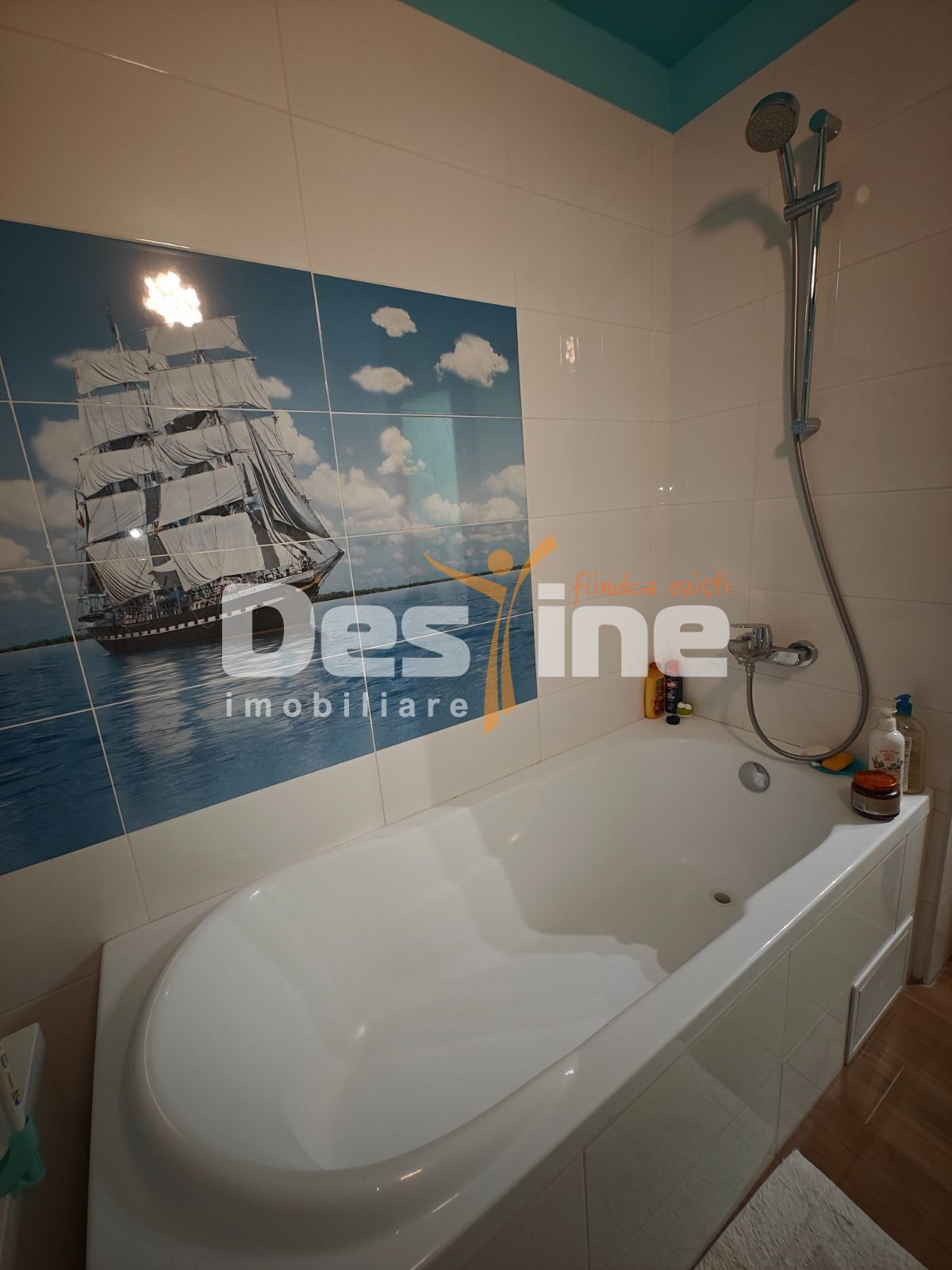 Apartament Superb  3 camere PLopeni 52.86 mp! — fotografia 10