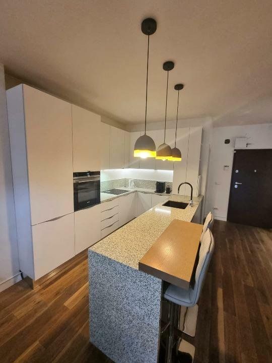 Apartament 6 camere, gradina privata — fotografia 3