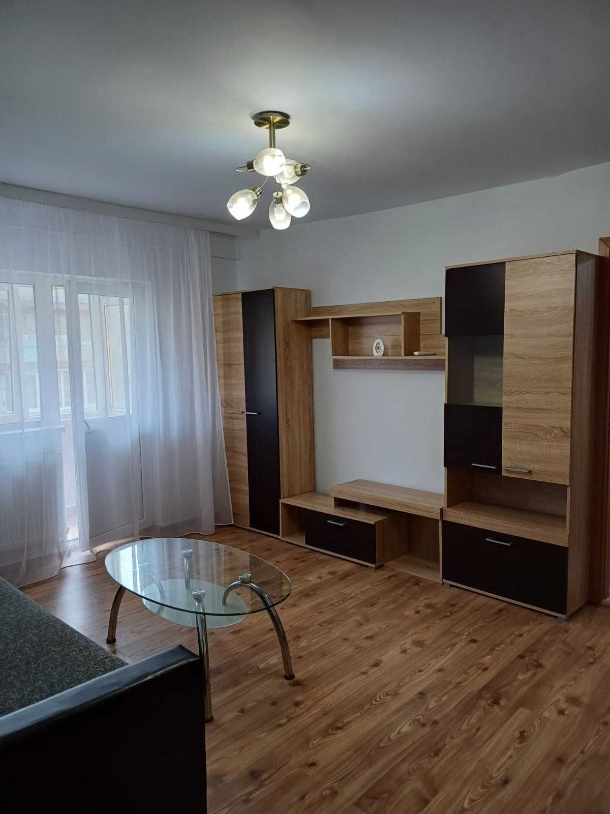 Apartament renovat cu 2 camere și balcon – zona Lugojului — fotografia 2