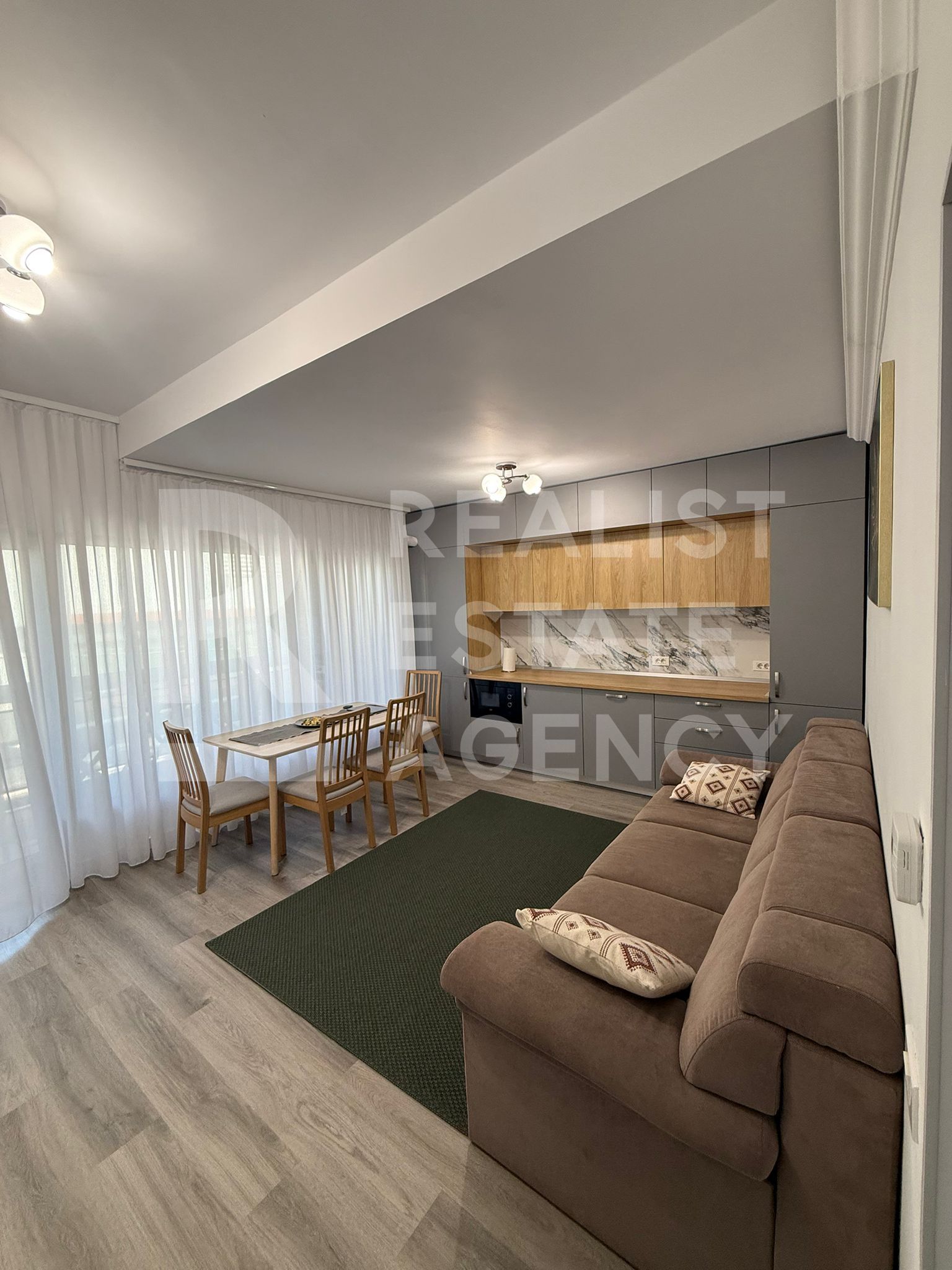2 camere de închiriat, loc de parcare - Strada Mircești, zona 1 Mai
