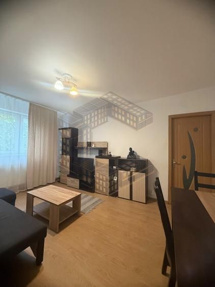 Apartament 2 camere, semidecomandat, centrala, de vanzare — fotografia 3