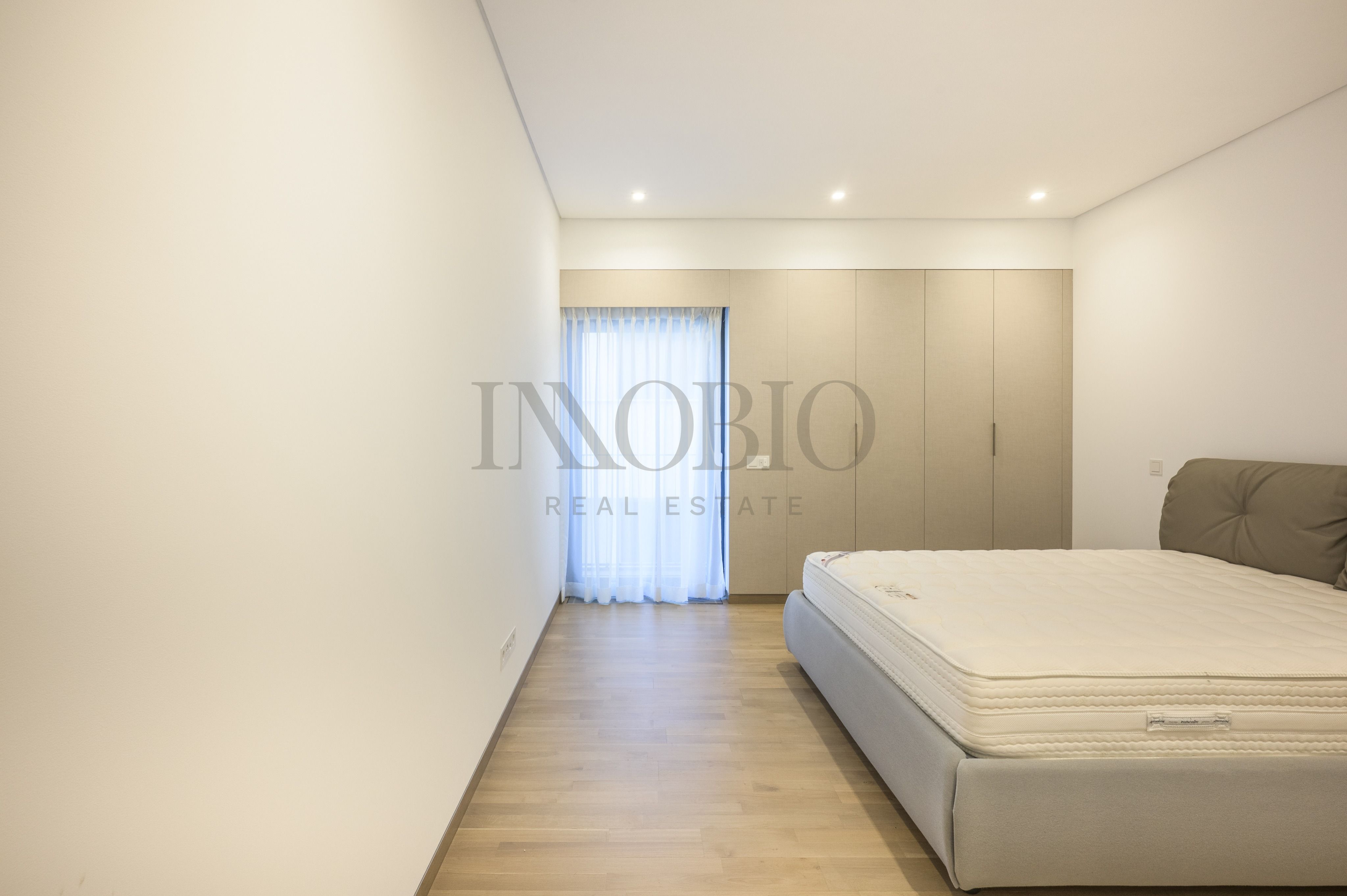 Reședință Exclusivistă cu 5 Camere | 201 mp | Terasă 25 mp — fotografia 21
