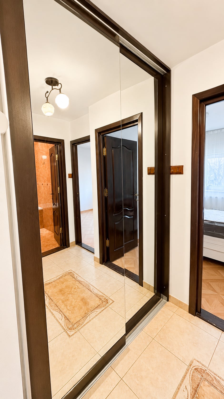 Apartament 3 camere decomandat de vânzare în Obcini, Suceava – Etaj 1 — fotografia 8