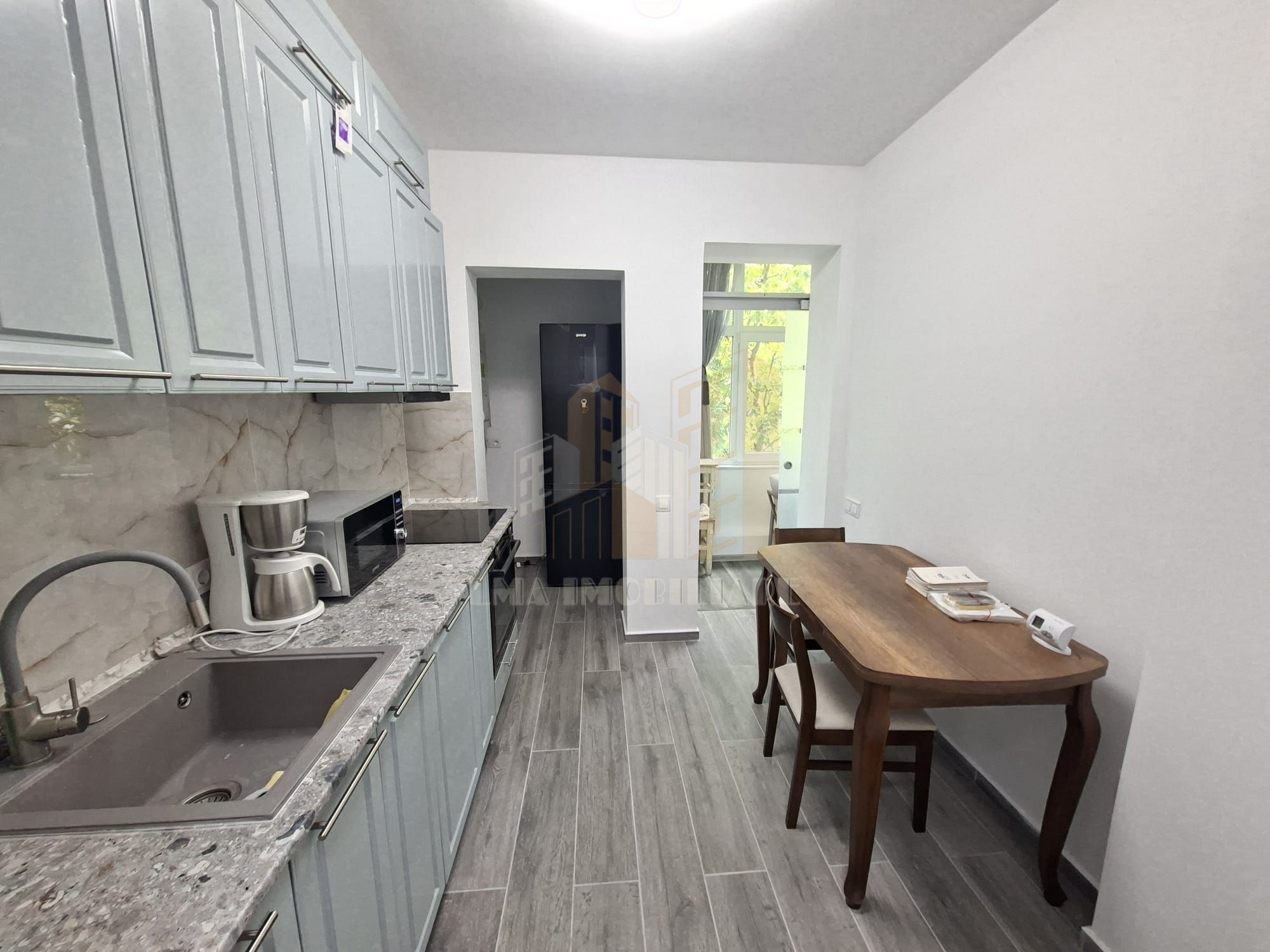 Apartament 2 camere renovat mobilat 2026 Astra Brasov — fotografia 3
