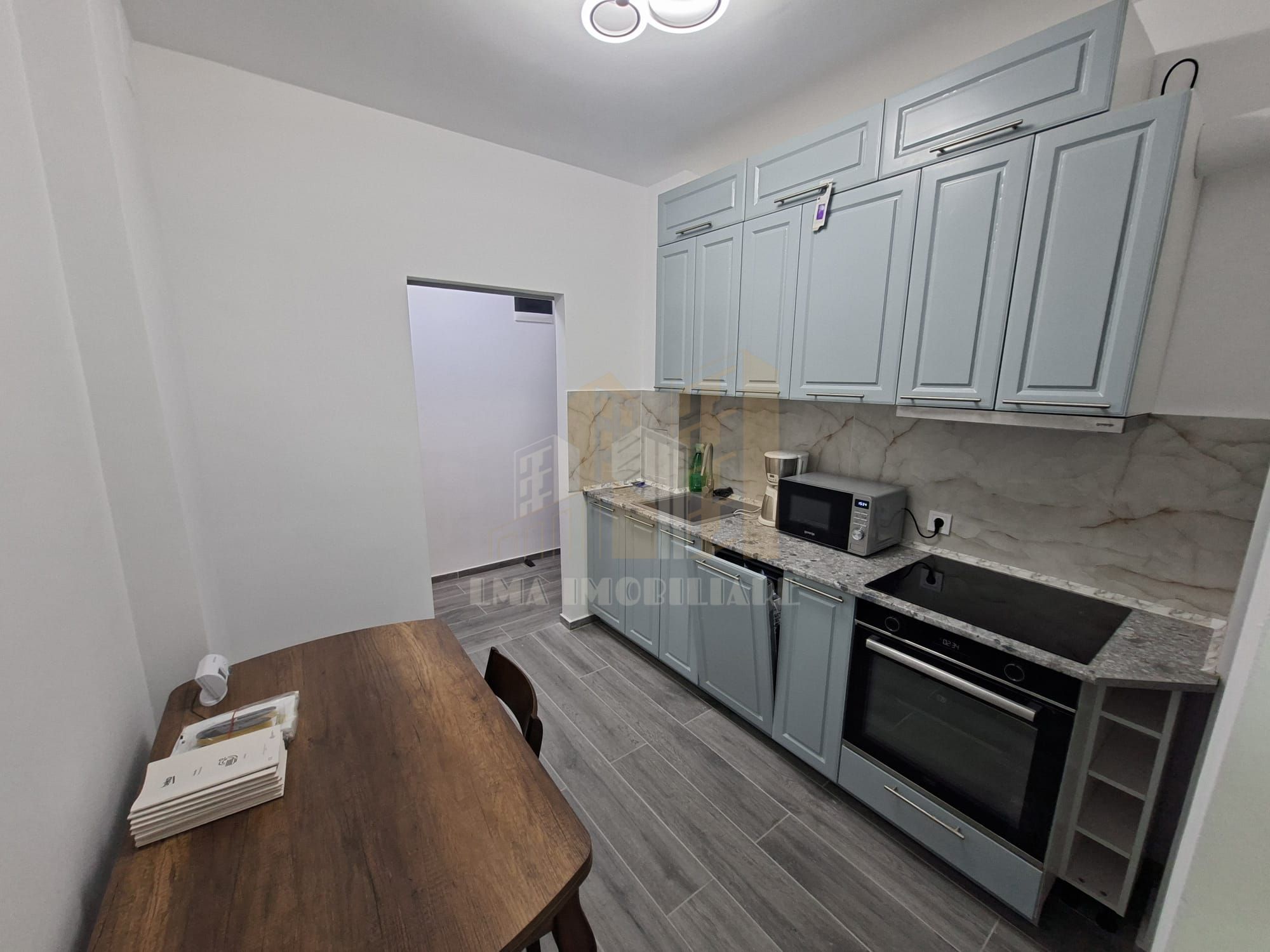 Apartament 2 camere renovat mobilat 2026 Astra Brasov — fotografia 4