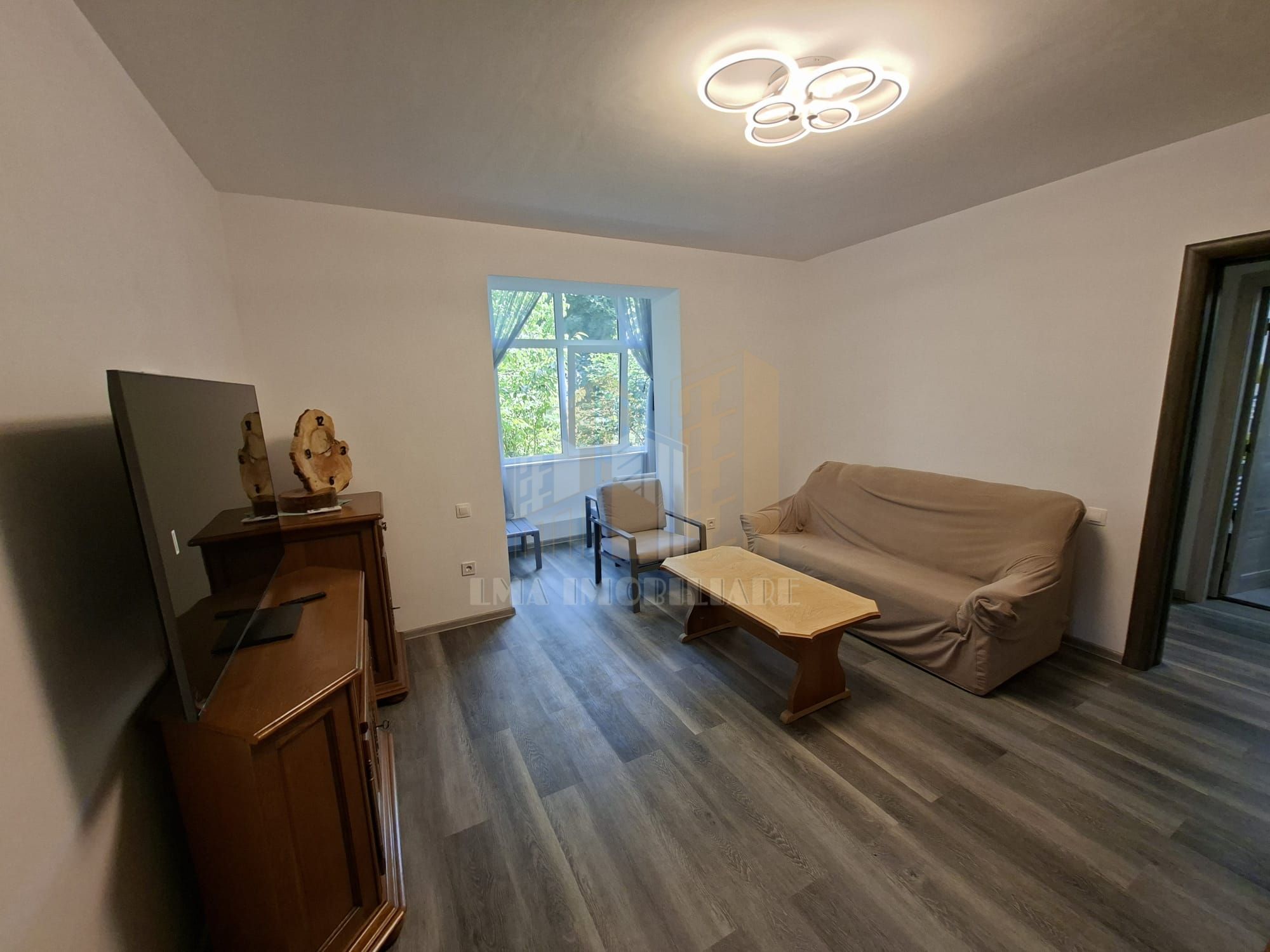 Apartament 2 camere renovat mobilat 2026 Astra Brasov — fotografia 6
