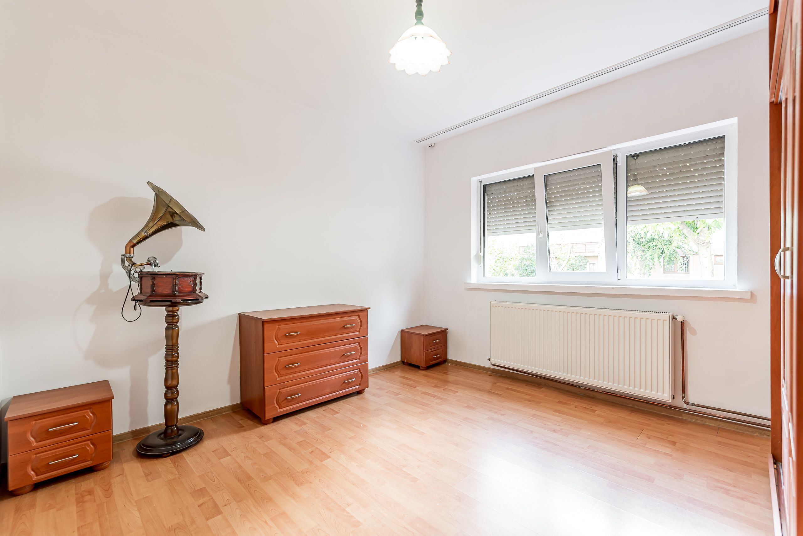 Apartament 4 camere la parter, acces direct din stradă in Micalaca — fotografia 5