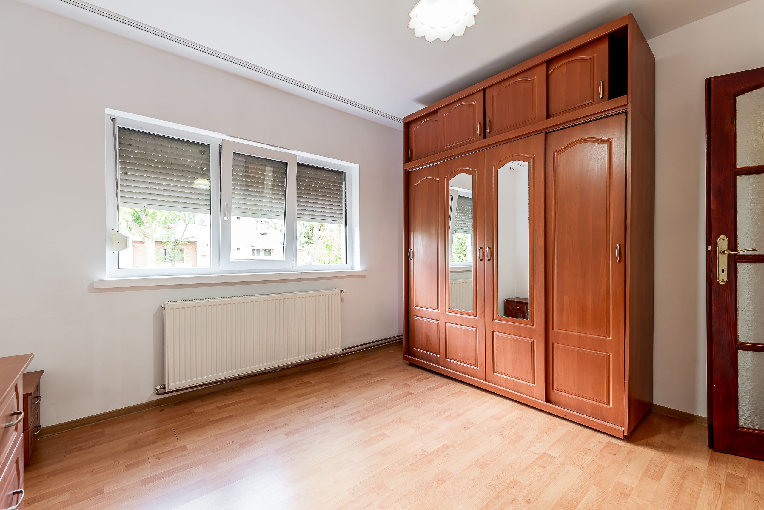 Apartament 4 camere la parter, acces direct din stradă in Micalaca — fotografia 6