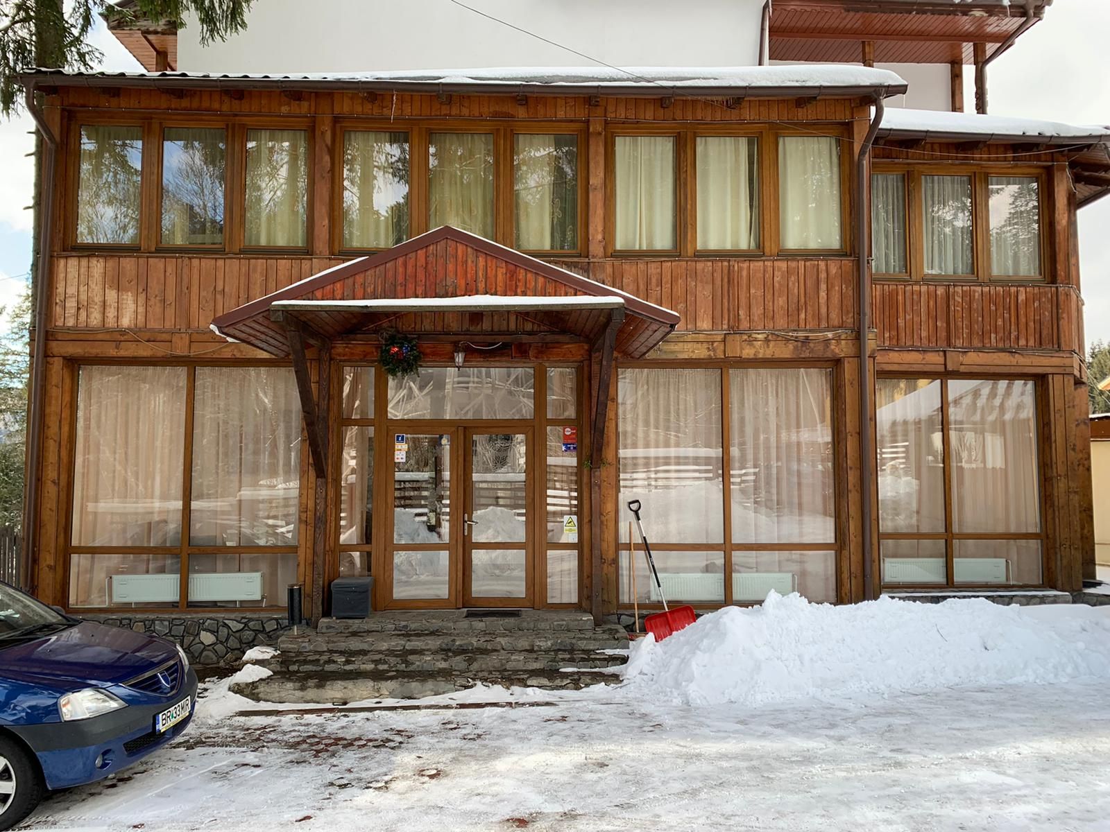 Pensiune de vânzare I Predeal | Teren 600 mp | 14 dormitoare I 12 bai — fotografia 3