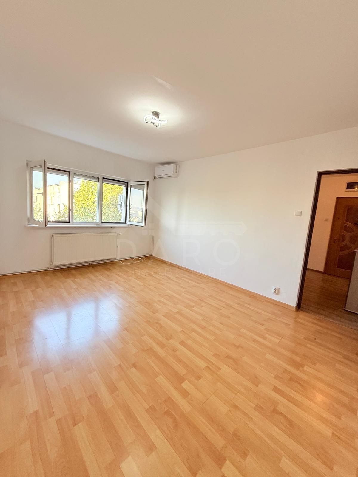 Apartament două camere de vânzare Dâmbu renovat — fotografia 6