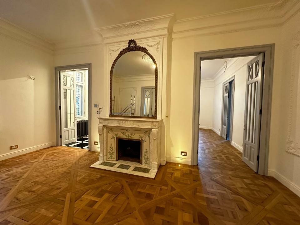 Apartament in vila  - renovat lux , 4 camere — fotografia 4