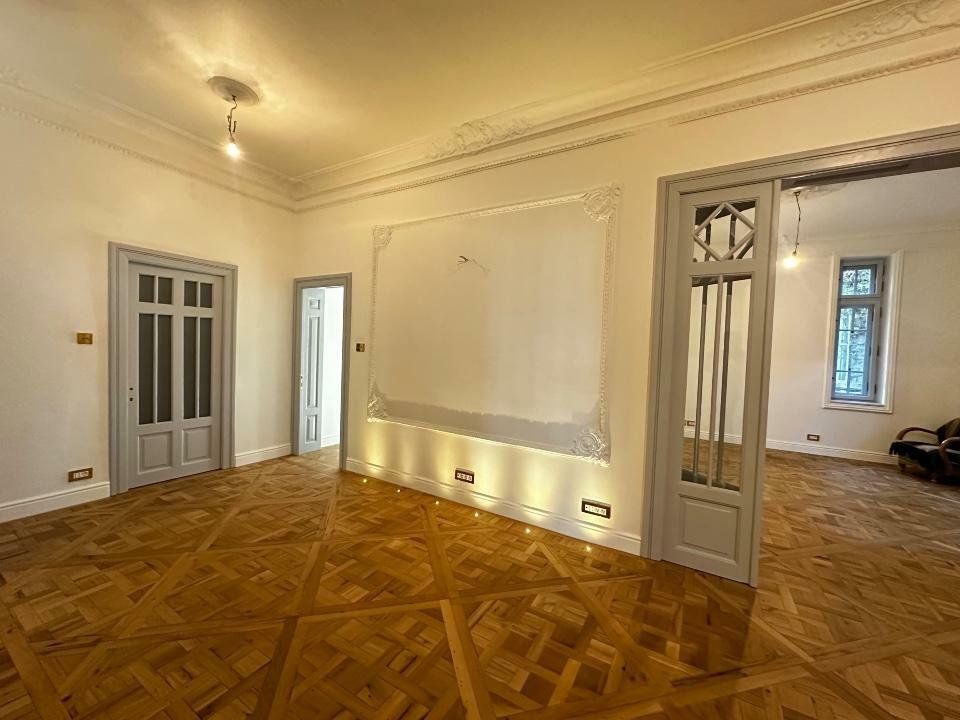Apartament in vila  - renovat lux , 4 camere — fotografia 5