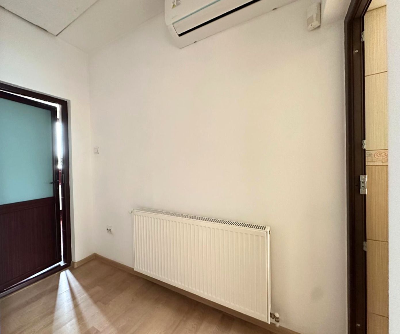 Inchiriere casă complet renovată cu 4 camere  Băneasa, Sector 1 — fotografia 15
