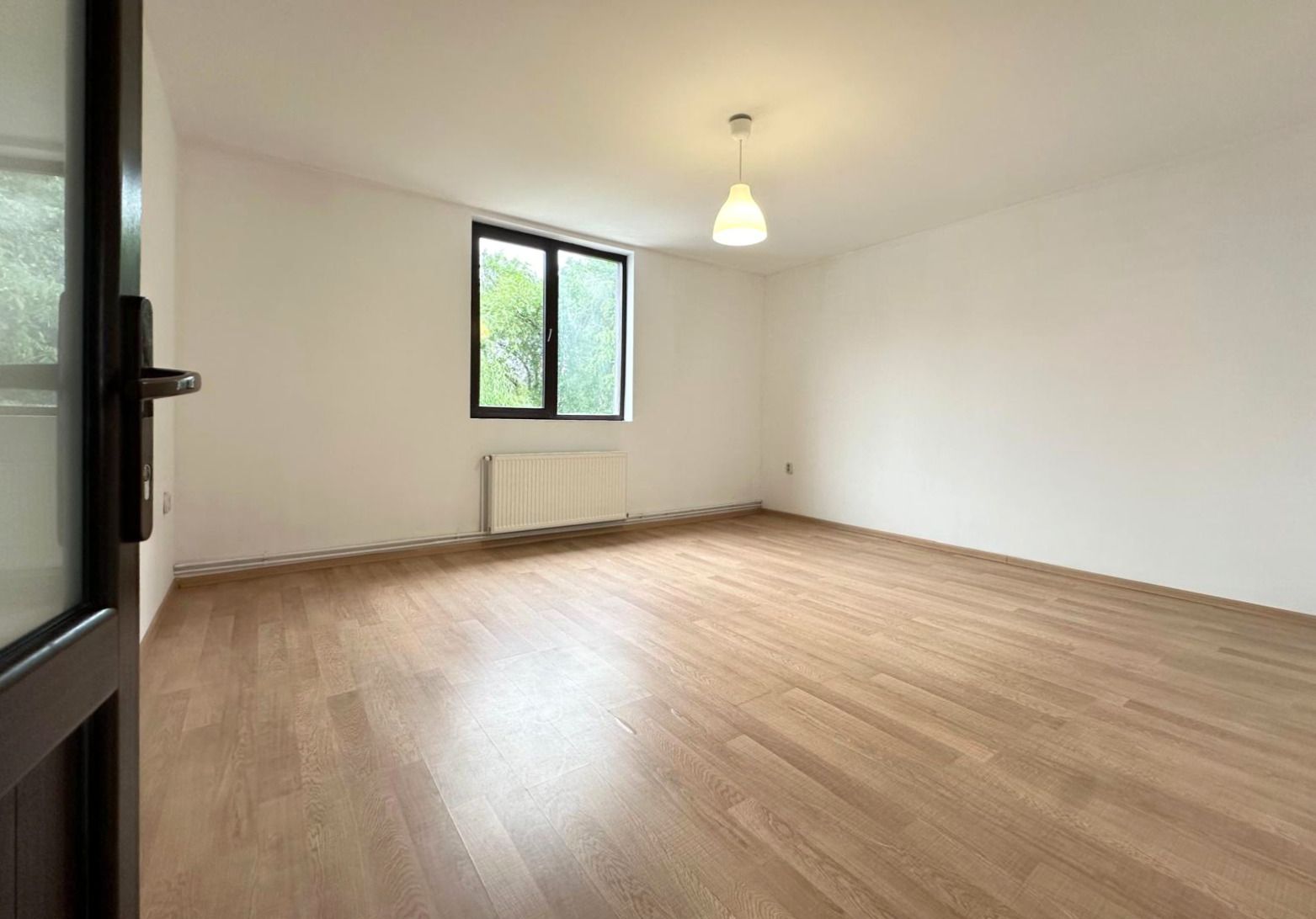 Inchiriere casă complet renovată cu 4 camere  Băneasa, Sector 1 — fotografia 4