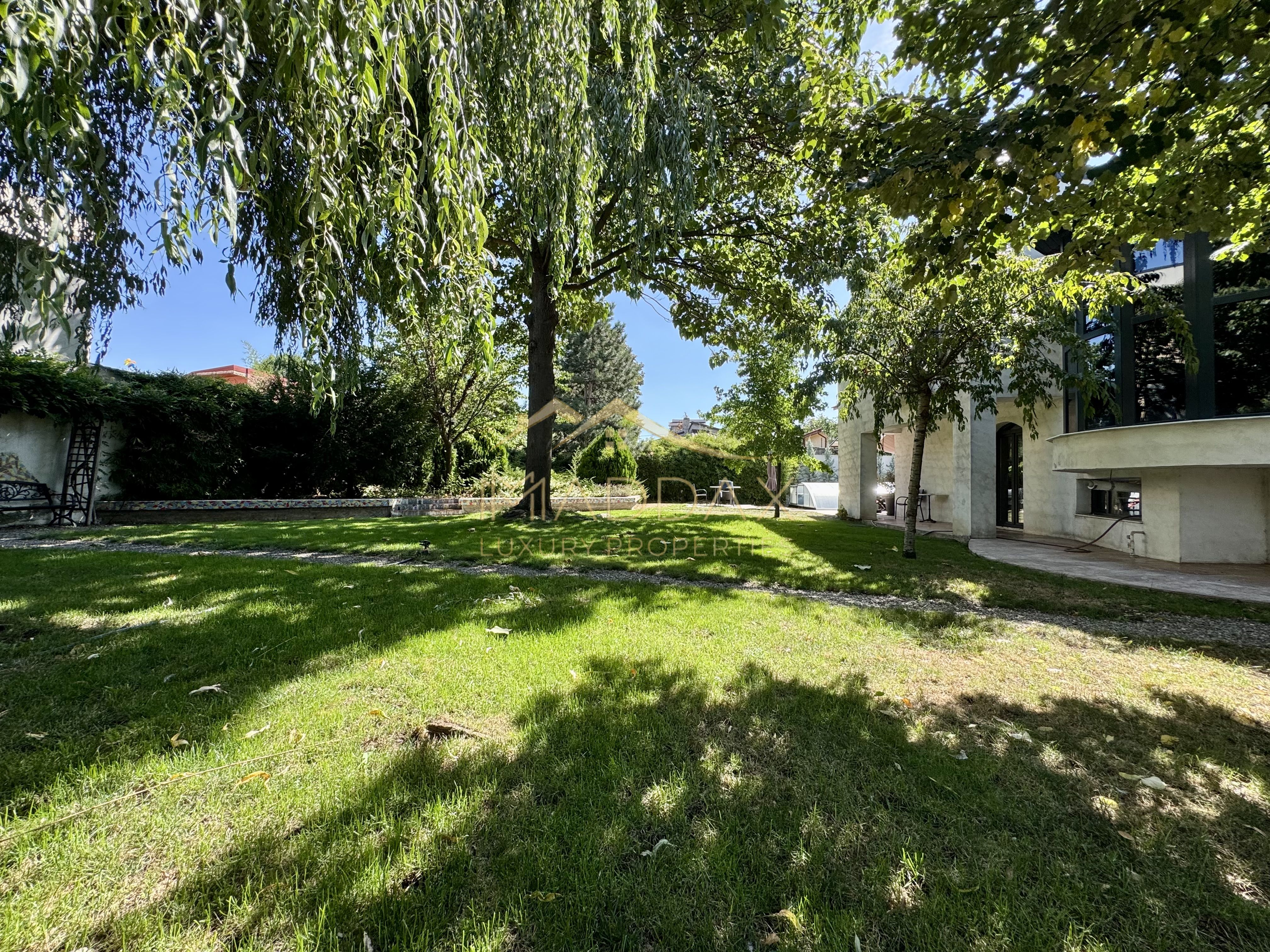 Vila cu 5 camere *344mp* + 400mp Teren // Zona Bucurestii Noi — fotografia 54