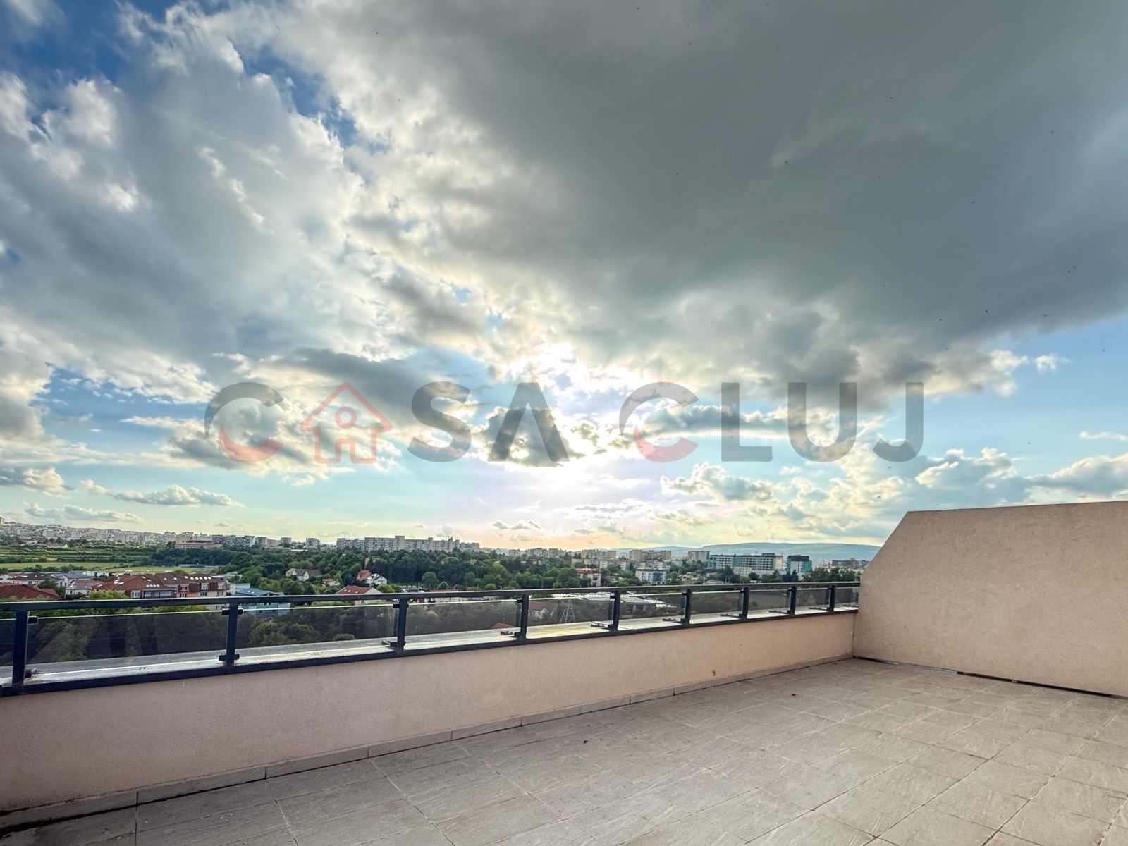 Apartament cu 3 camere, terasa 70mp, vedere panoramica — fotografia 11
