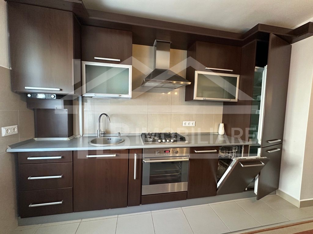 Apartament cu 3 camere, 90mp, decomandat, Zona EON — fotografia 4