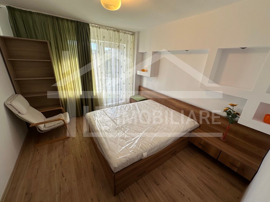 Apartament cu 3 camere, 90mp, decomandat, Zona EON — fotografia 5