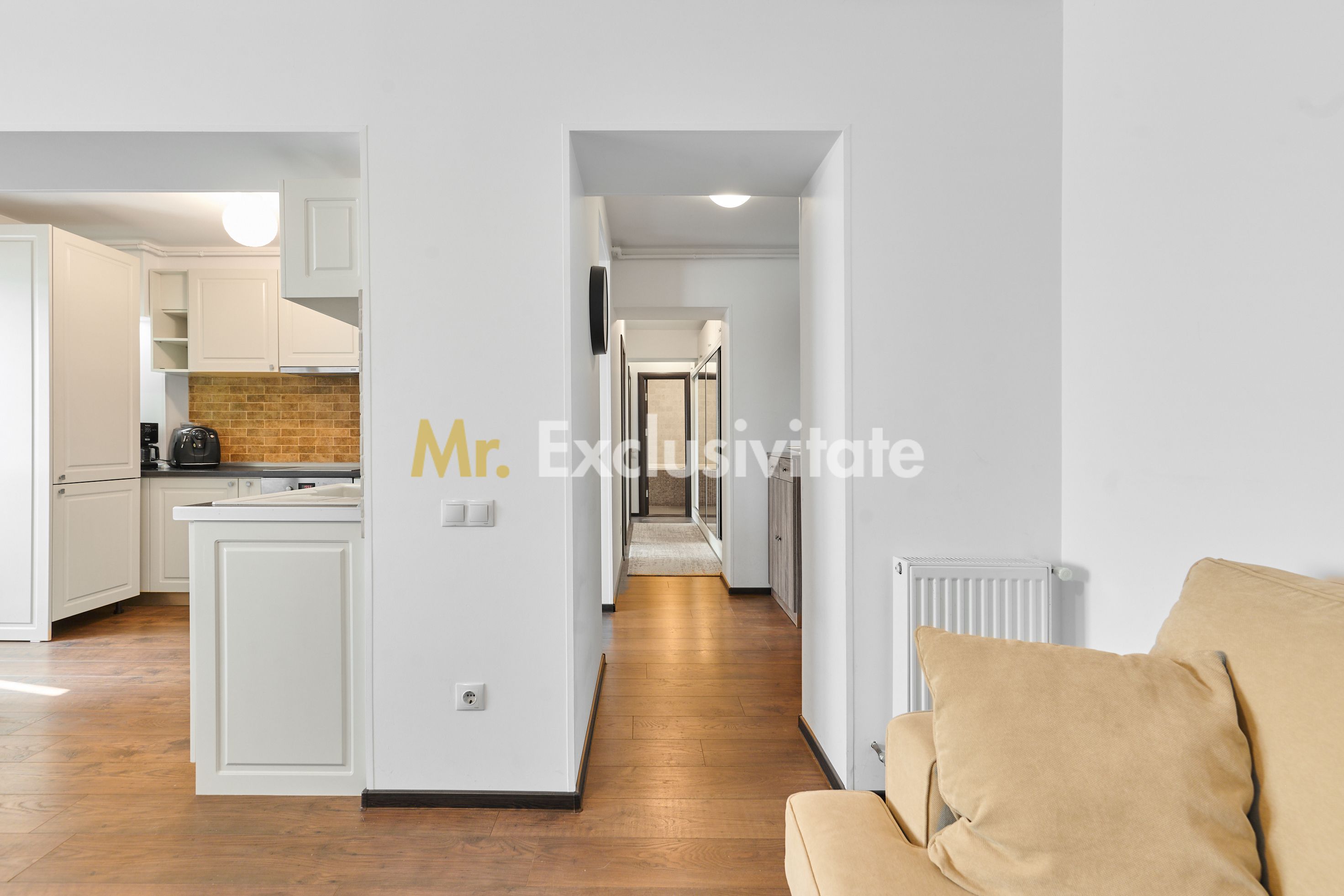 Apartament 3 camere Pitești, zonă Ultracentrala- etaj intermediar
